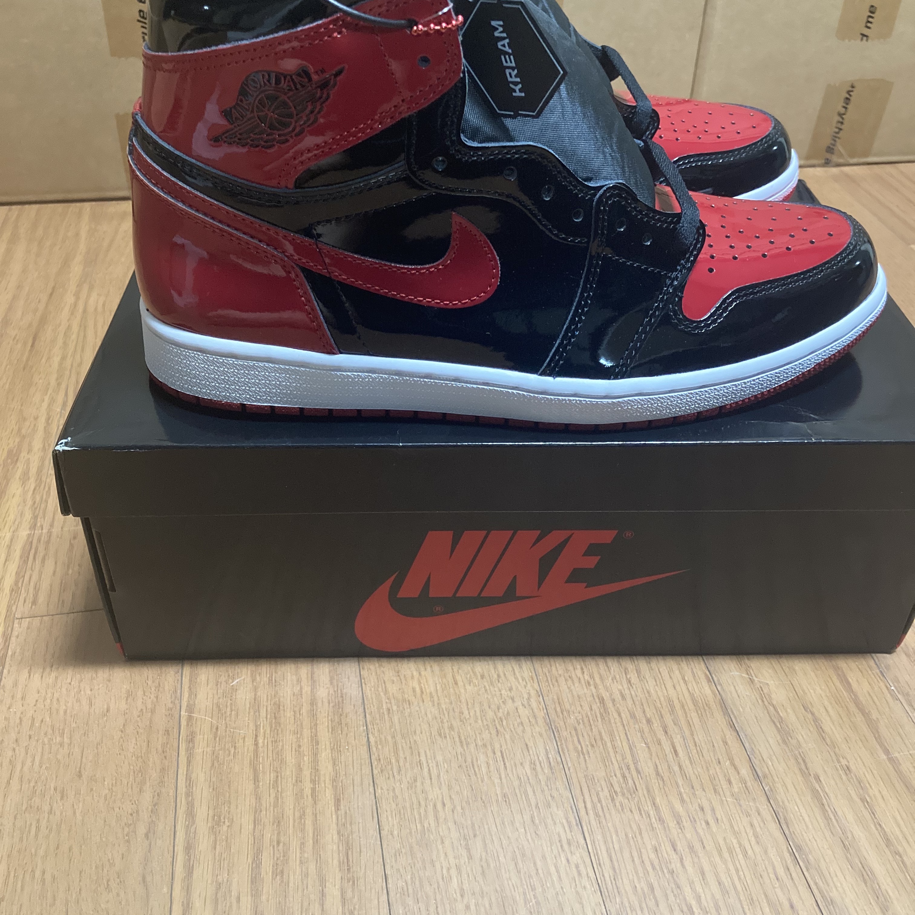 Jordan 1 Retro High OG Patent Bred 착용 스타일 - 1