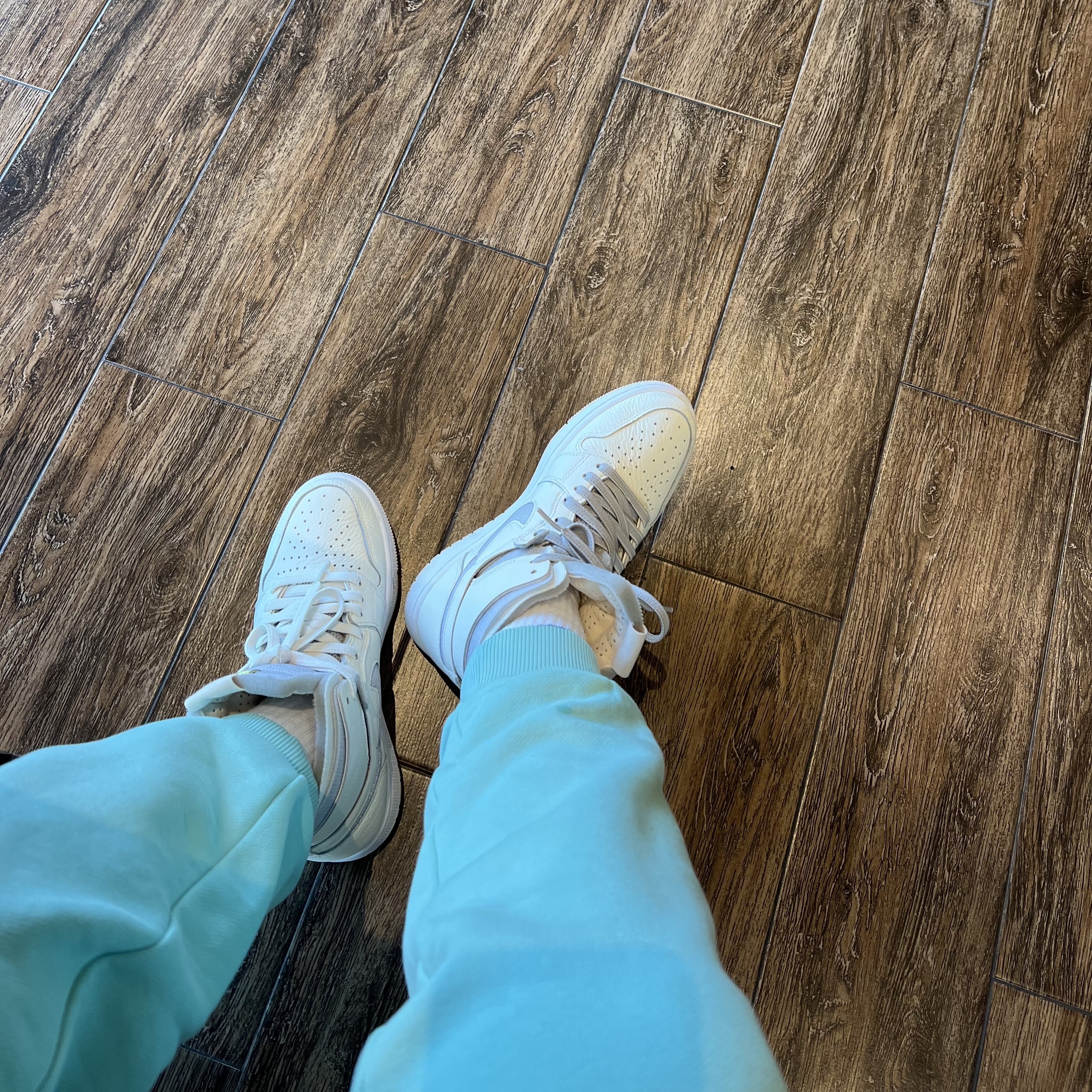 (W) Jordan 1 Zoom Air CMFT Sail 착용 스타일 - 1