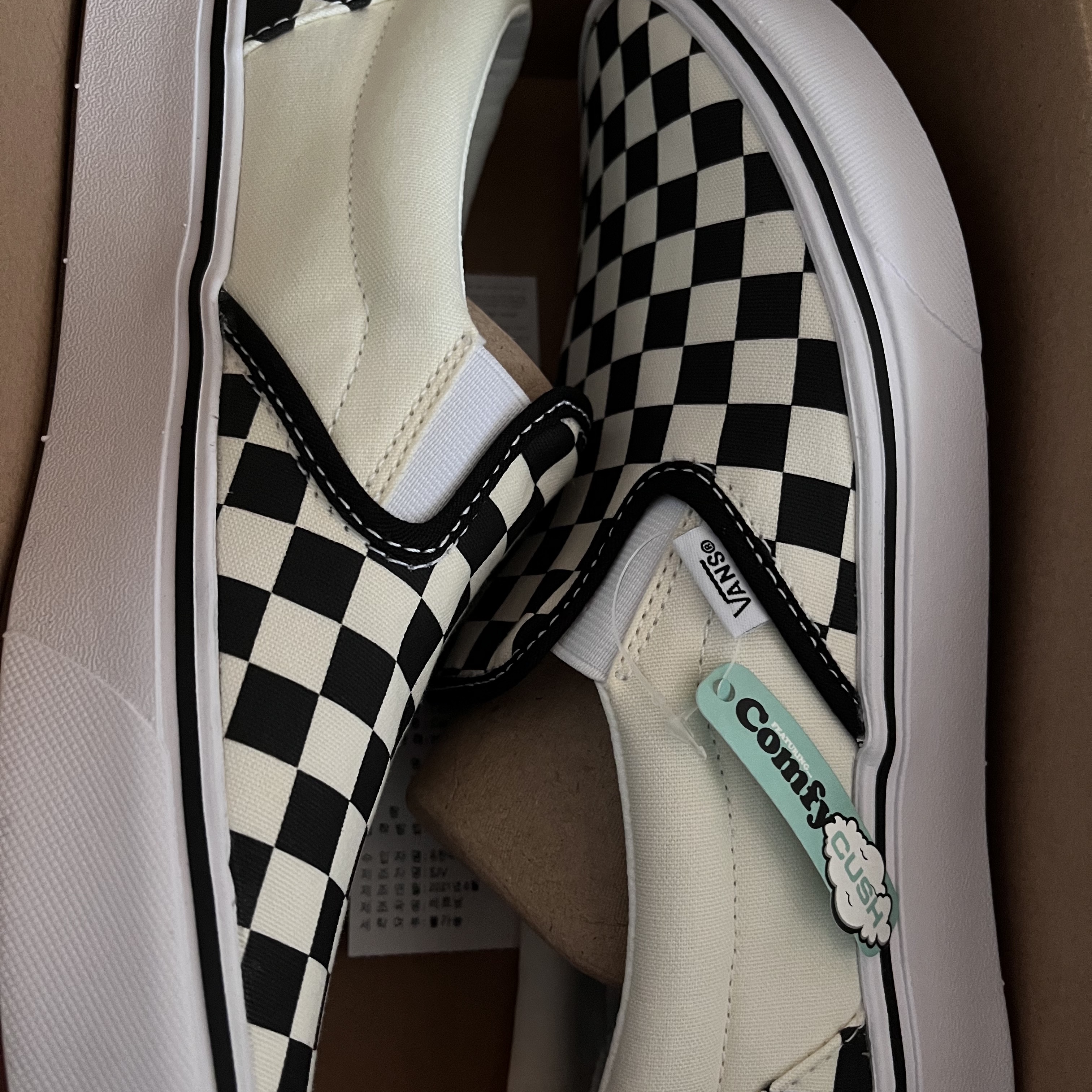 Vans Slip-On ComfyCush Checkerboard 착용 스타일