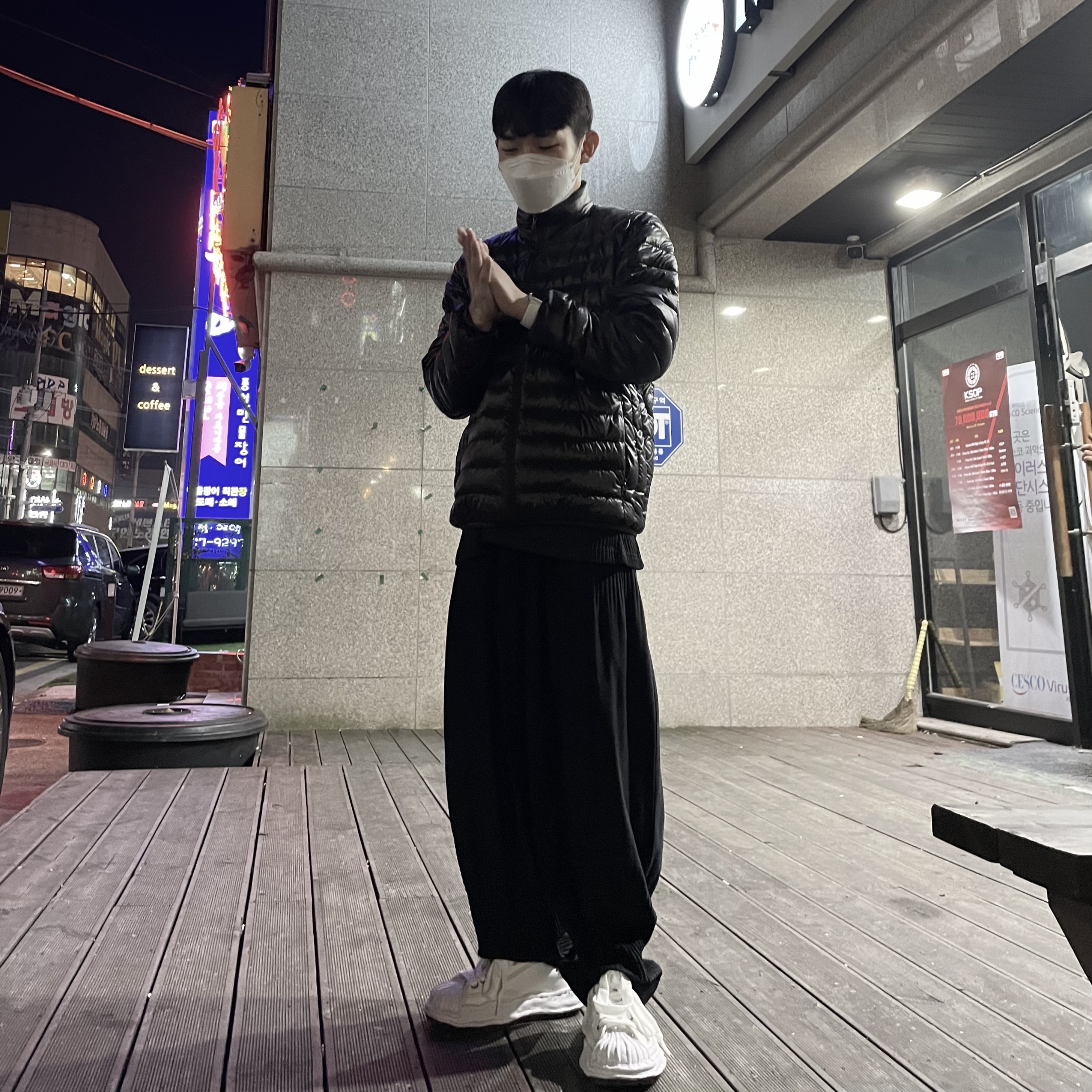 Maison Mihara Yasuhiro Blakey OG Sole Canvas Low-top Sneakers White 착용 스타일 - 1