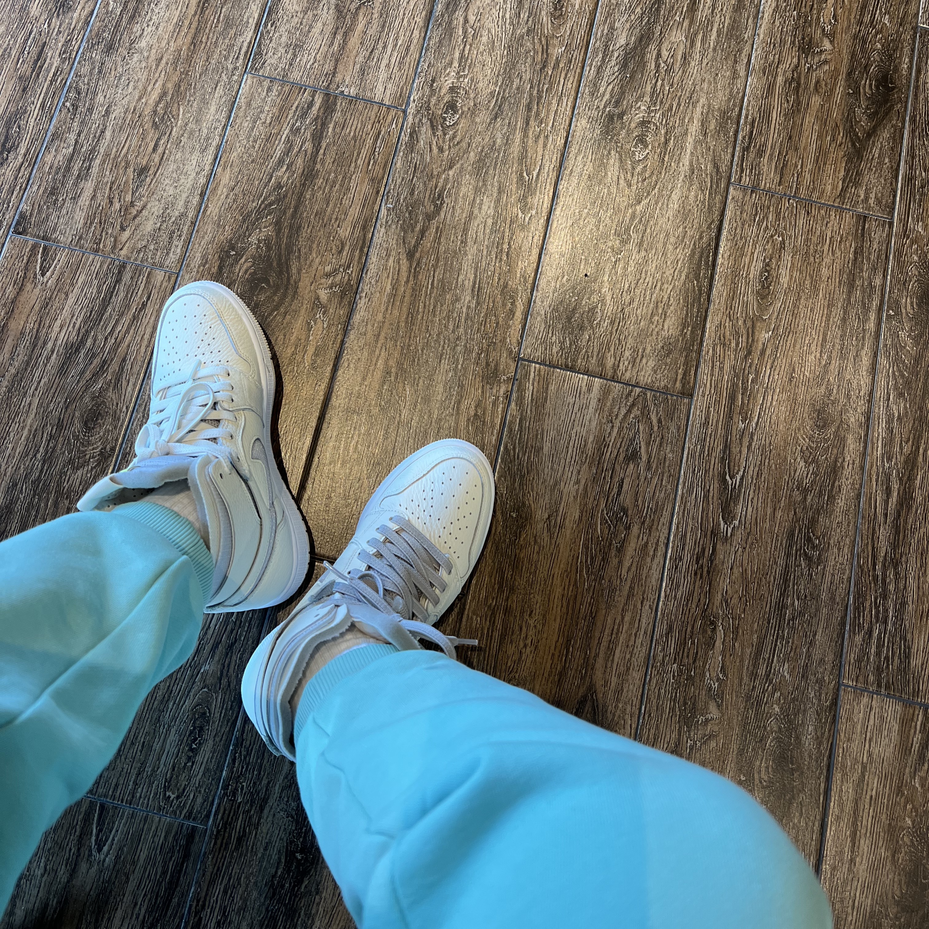 (W) Jordan 1 Zoom Air CMFT Sail 착용 스타일 - 2