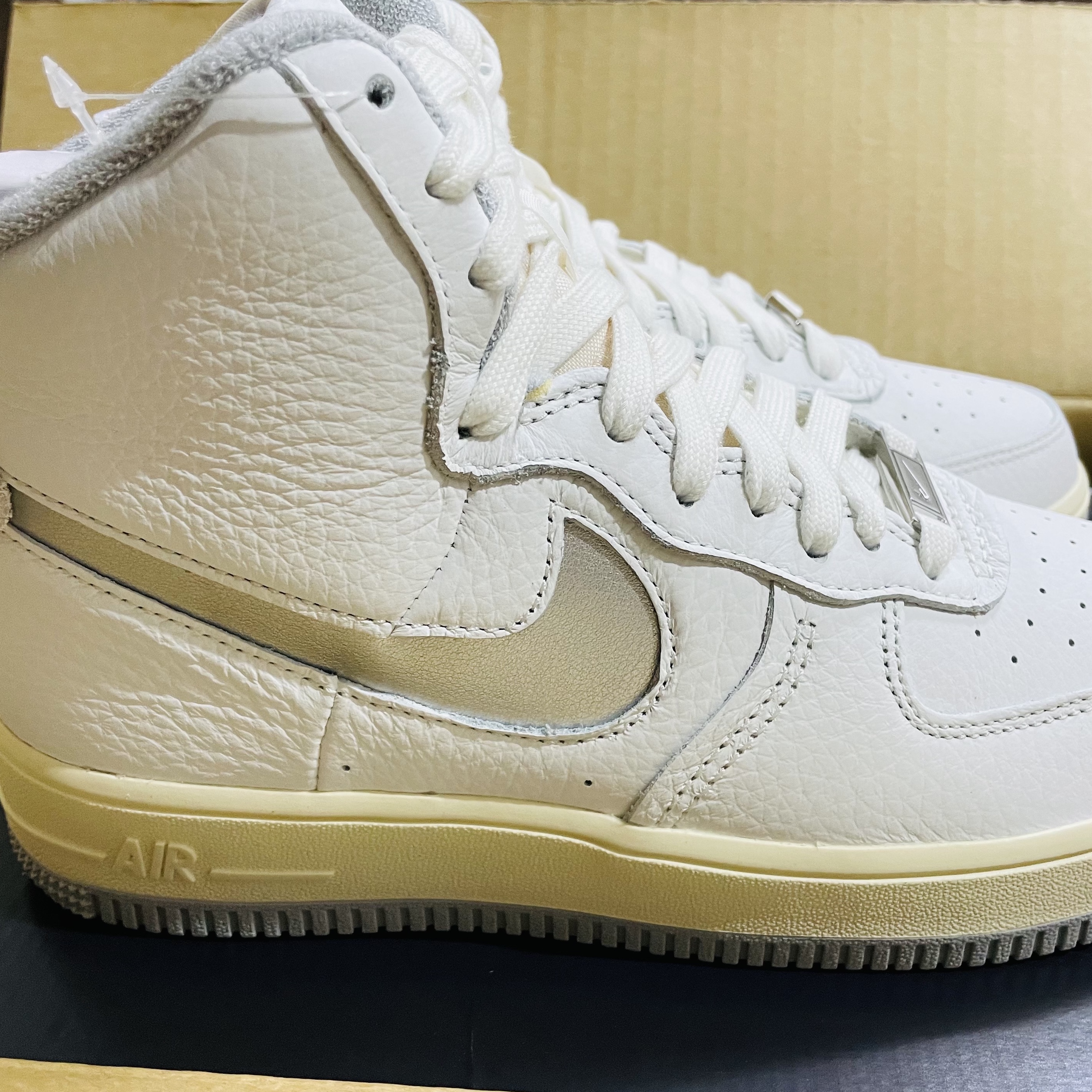 (W) Nike Air Force 1 High Sculpt Silver 착용 스타일