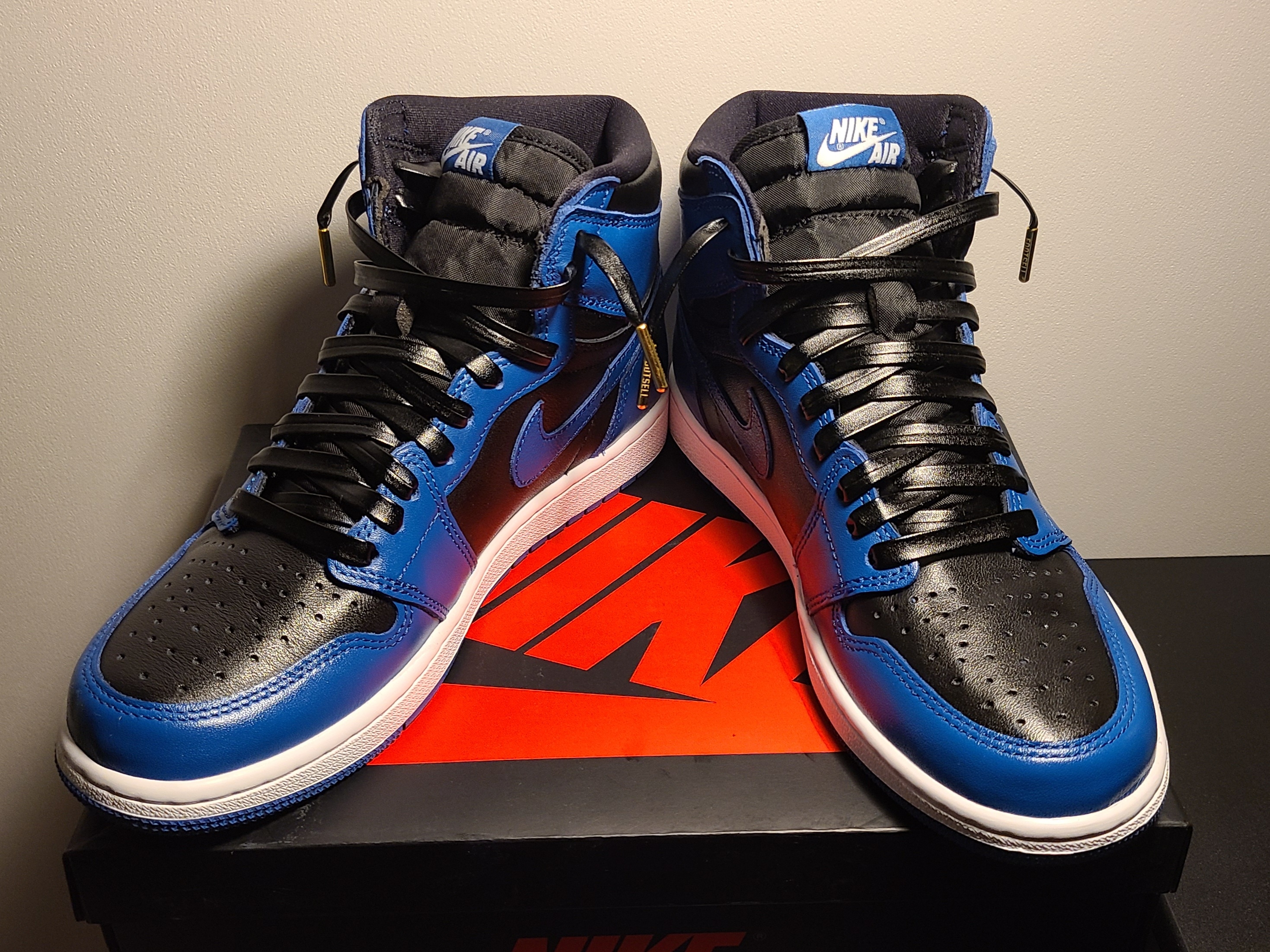 Jordan 1 Retro High OG Dark Marina Blue 착용 스타일