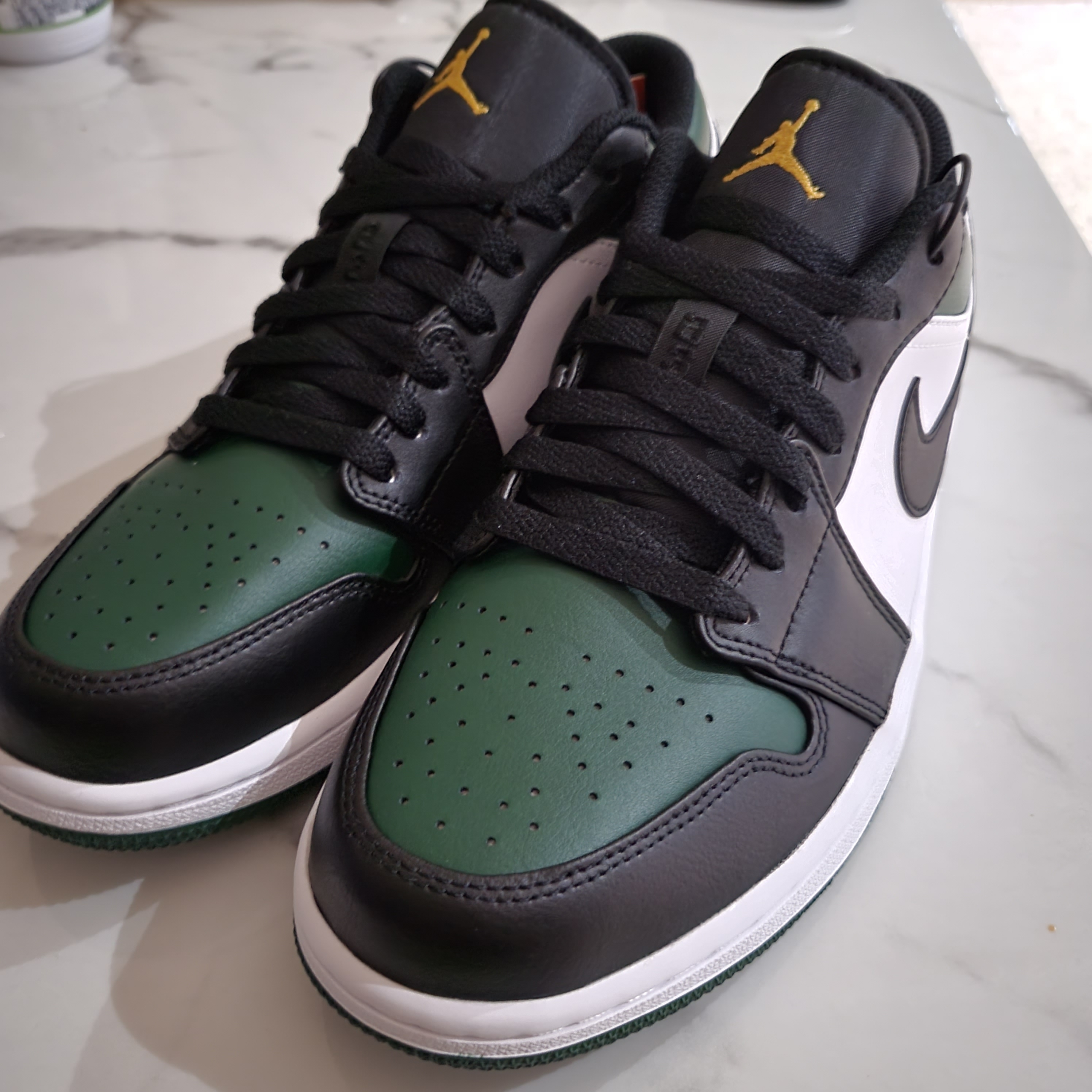 Jordan 1 Low Green Toe 착용 스타일 - 2
