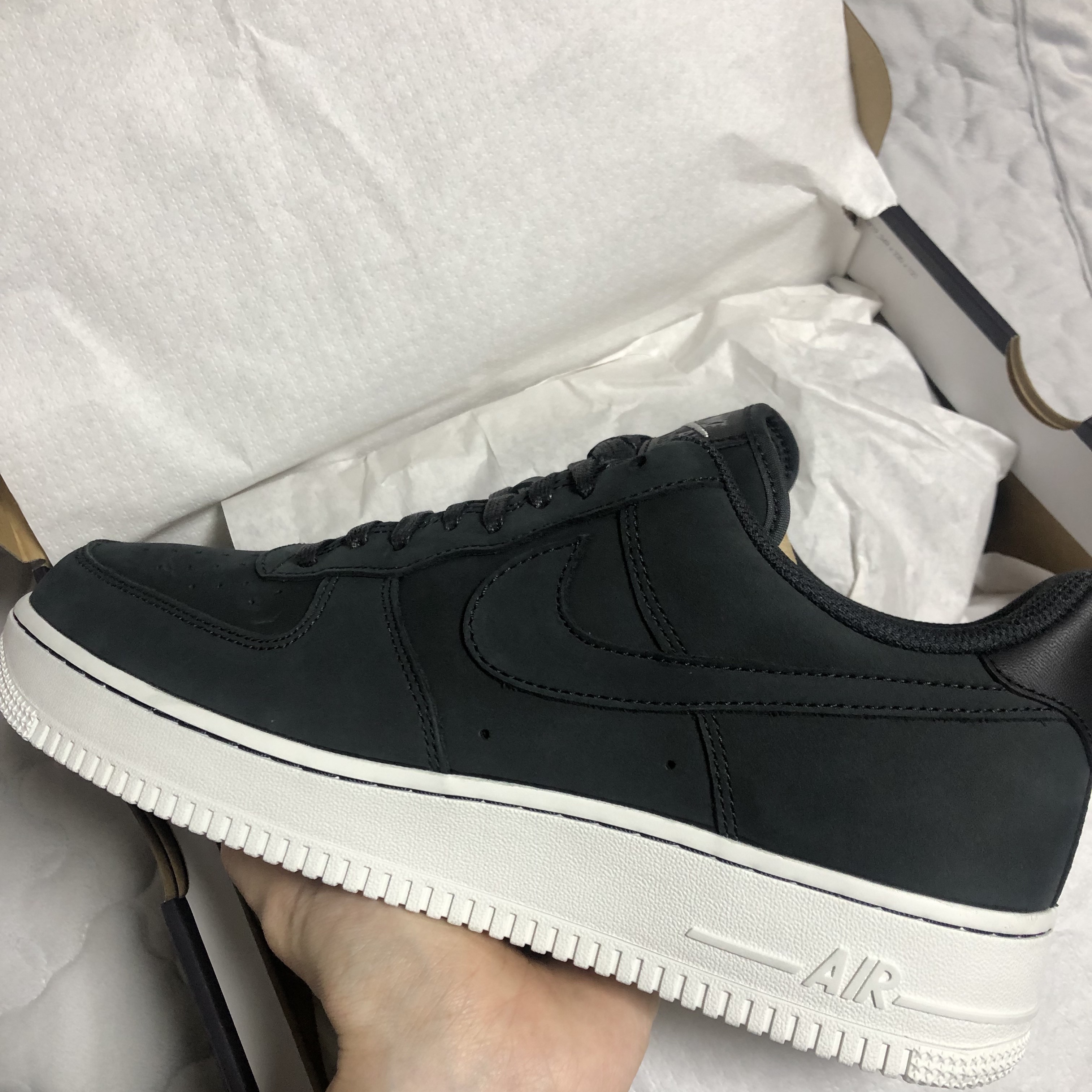 Nike Air Force 1 '07 LX Off Noir 착용 스타일