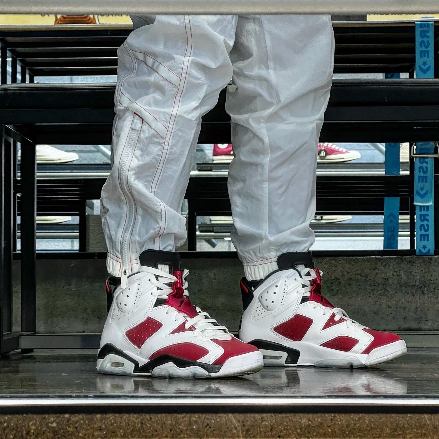 Jordan 6 Retro Carmine 2021 착용 스타일 - 4