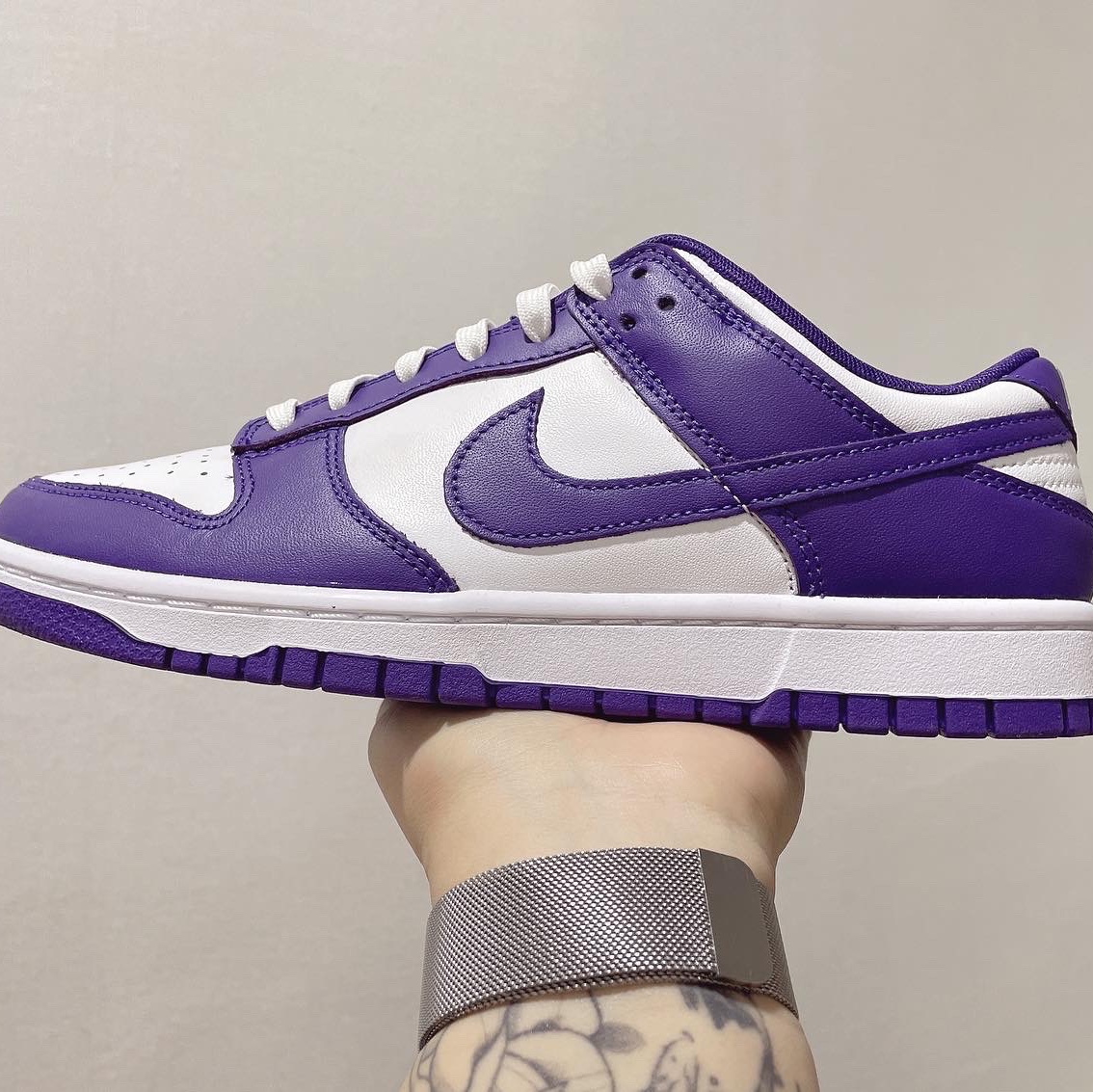 Nike Dunk Low Retro Championship Court Purple 착용 스타일 - 2