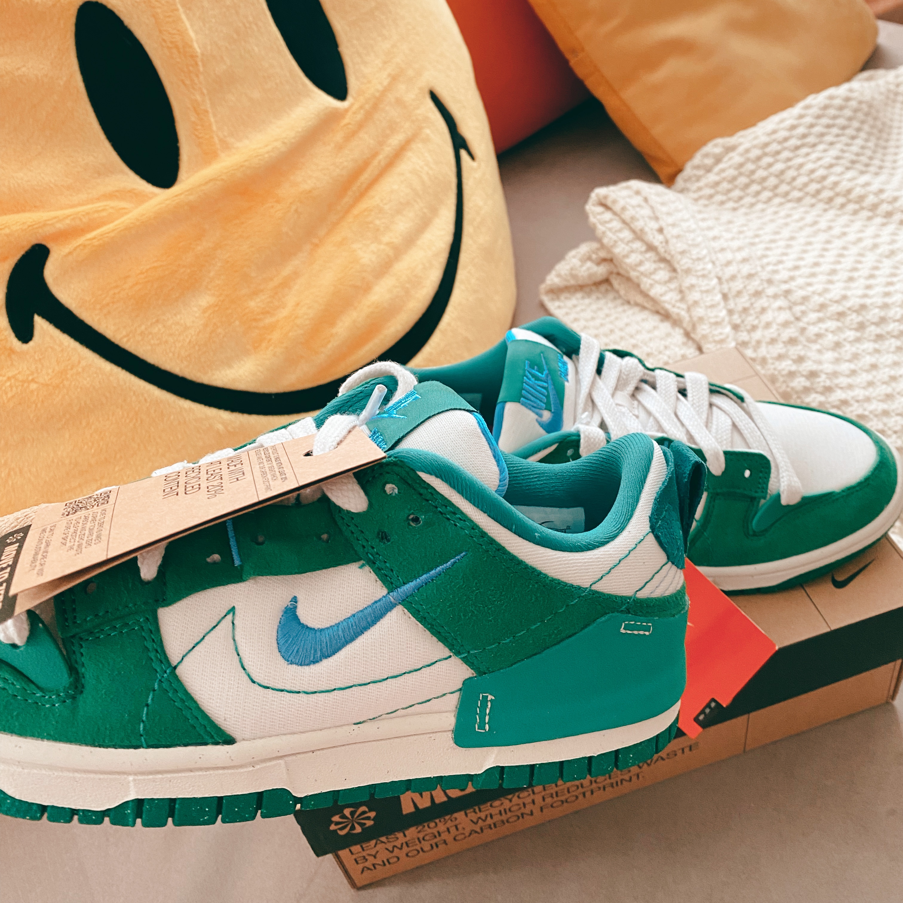 (W) Nike Dunk Low Disrupt 2 Phantom University Blue 착용 스타일 - 3