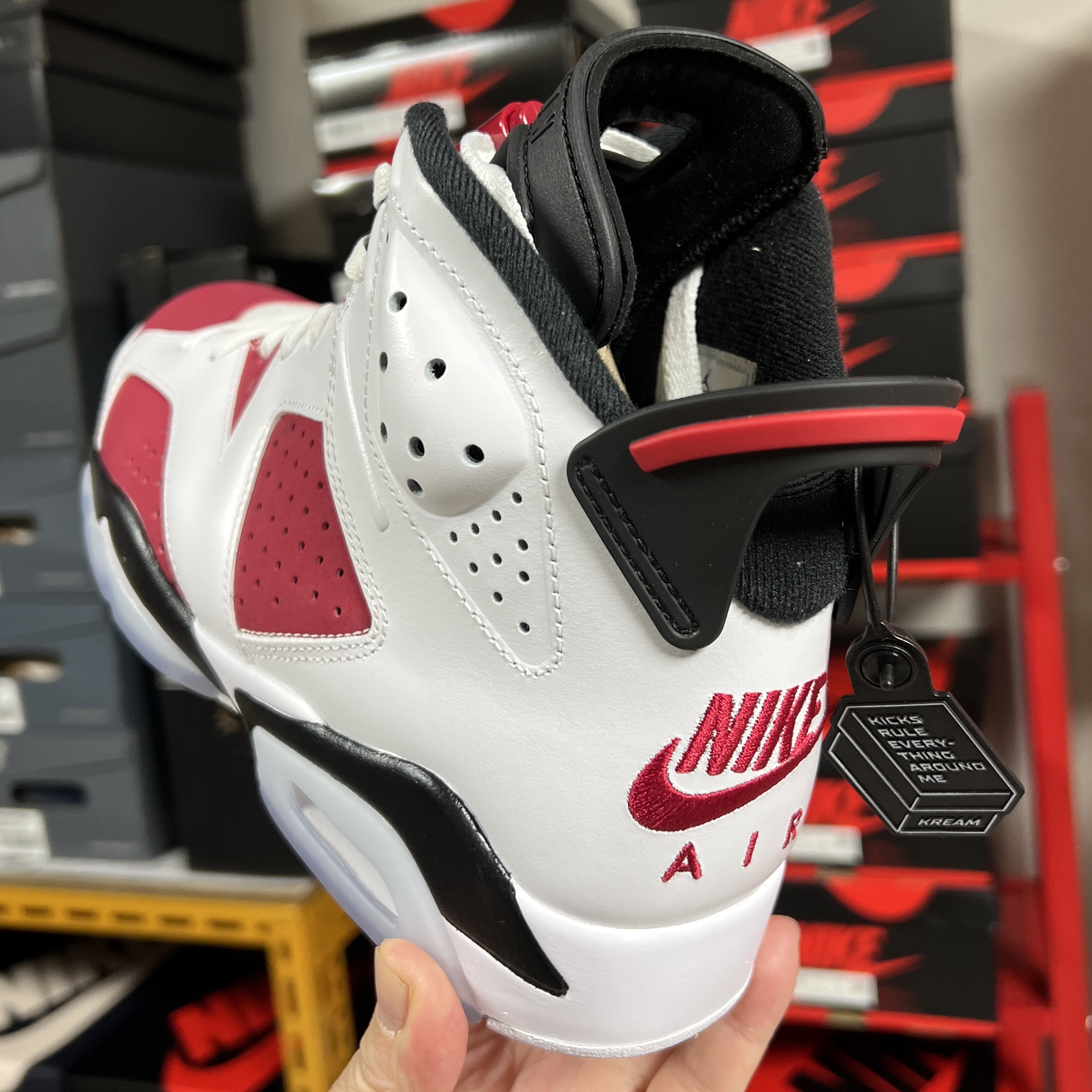Jordan 6 Retro Carmine 2021 착용 스타일 - 2