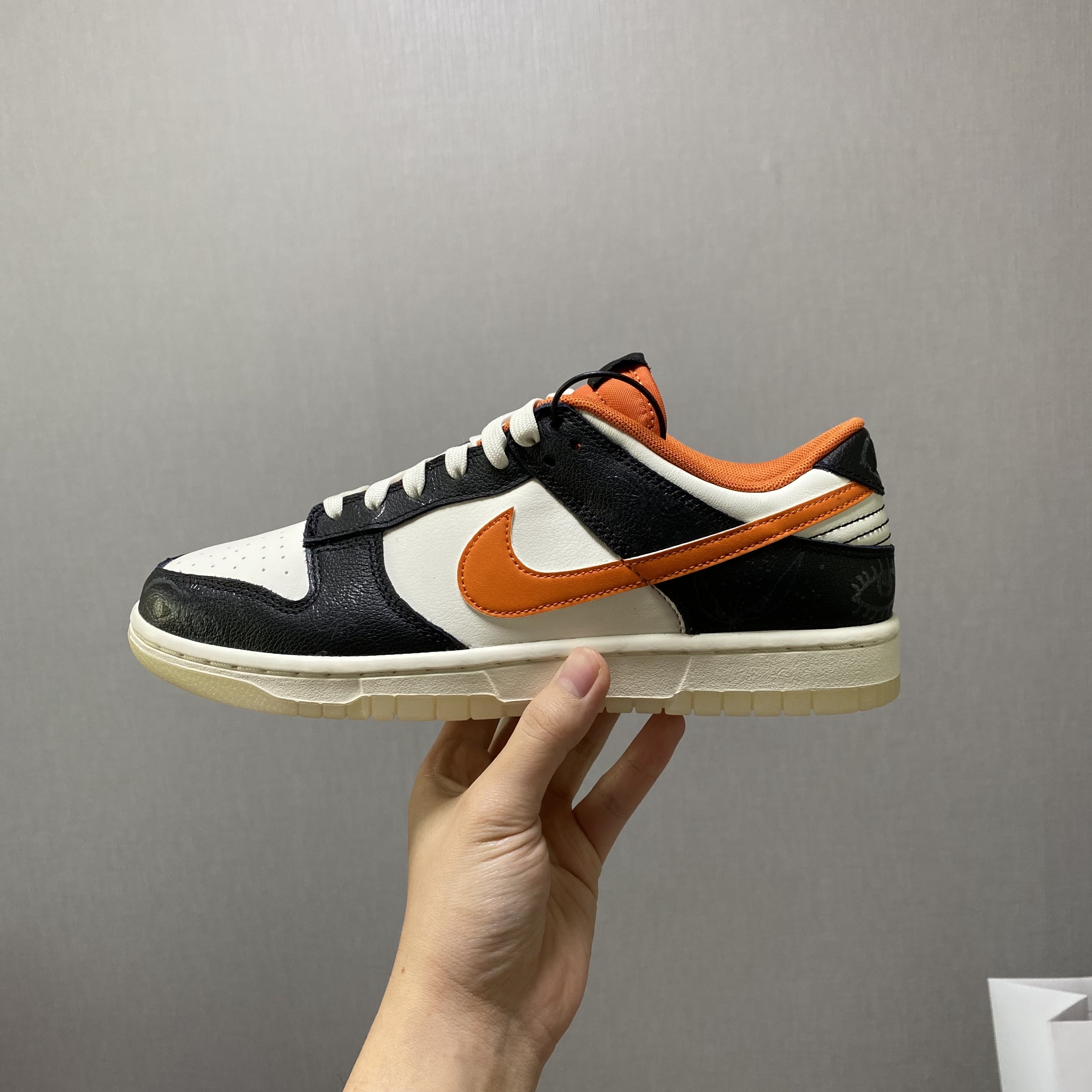 Nike Dunk Low Retro PRM Halloween 착용 스타일