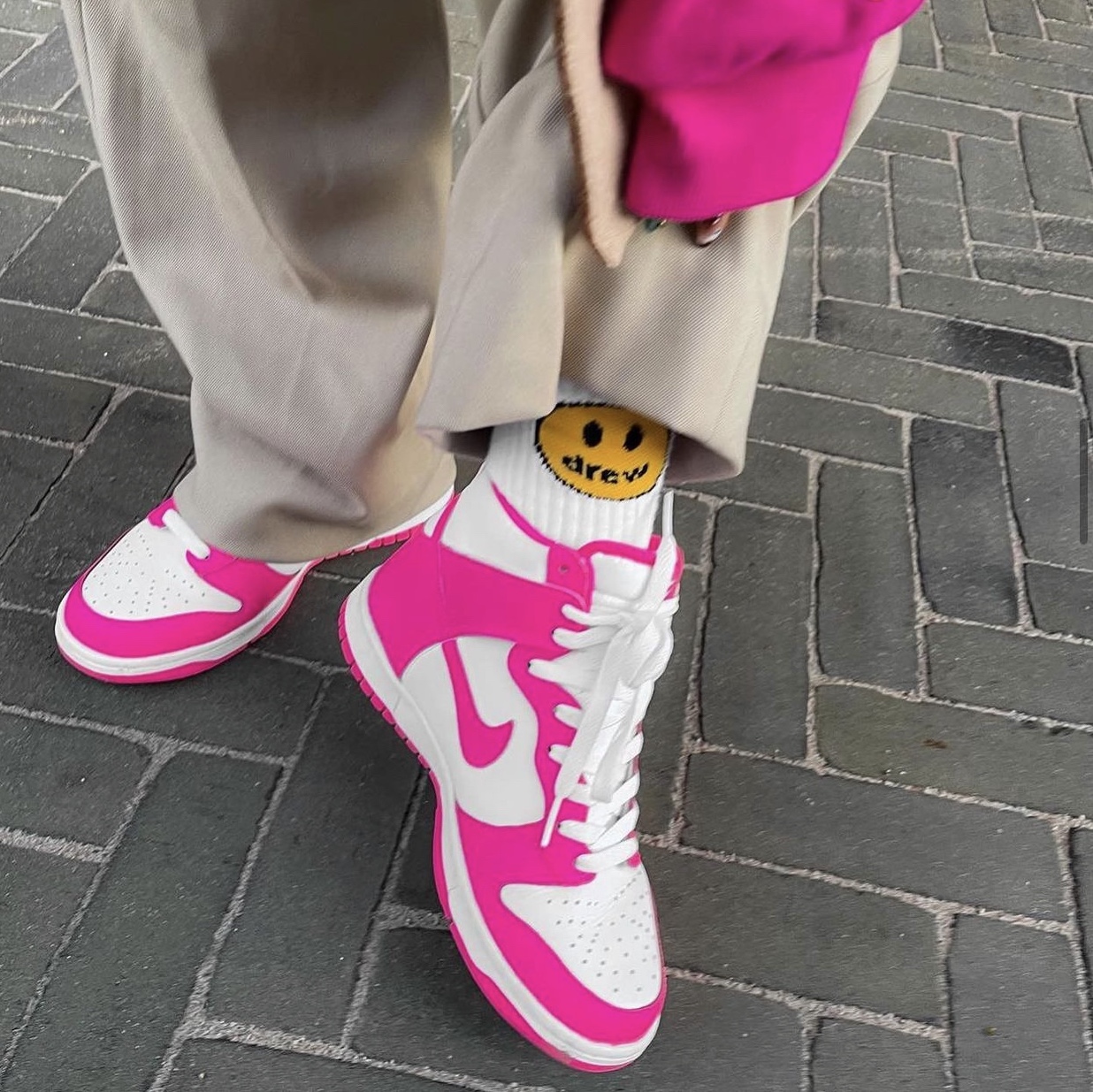 (W) Nike Dunk High Pink Prime 착용 스타일 - 3