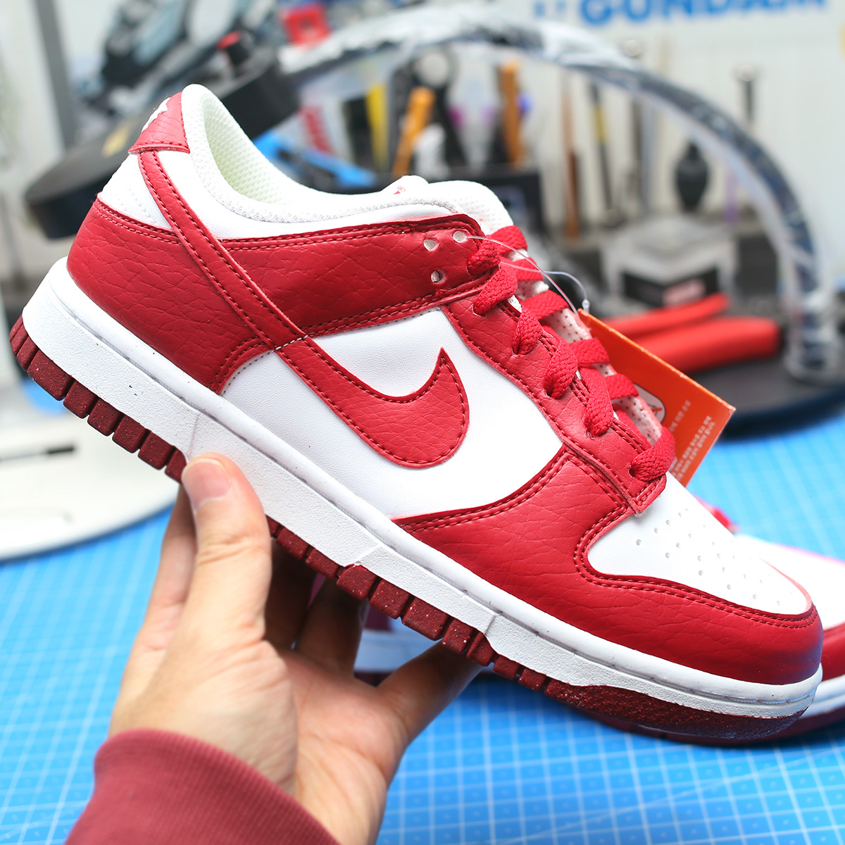 (W) Nike Dunk Low Next Nature Gym Red 착용 스타일 - 1