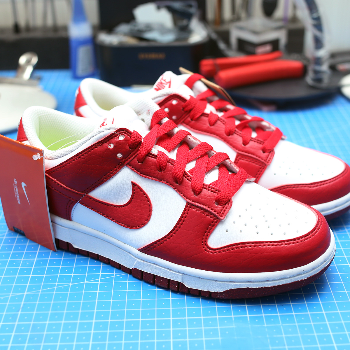 (W) Nike Dunk Low Next Nature Gym Red 착용 스타일 - 5