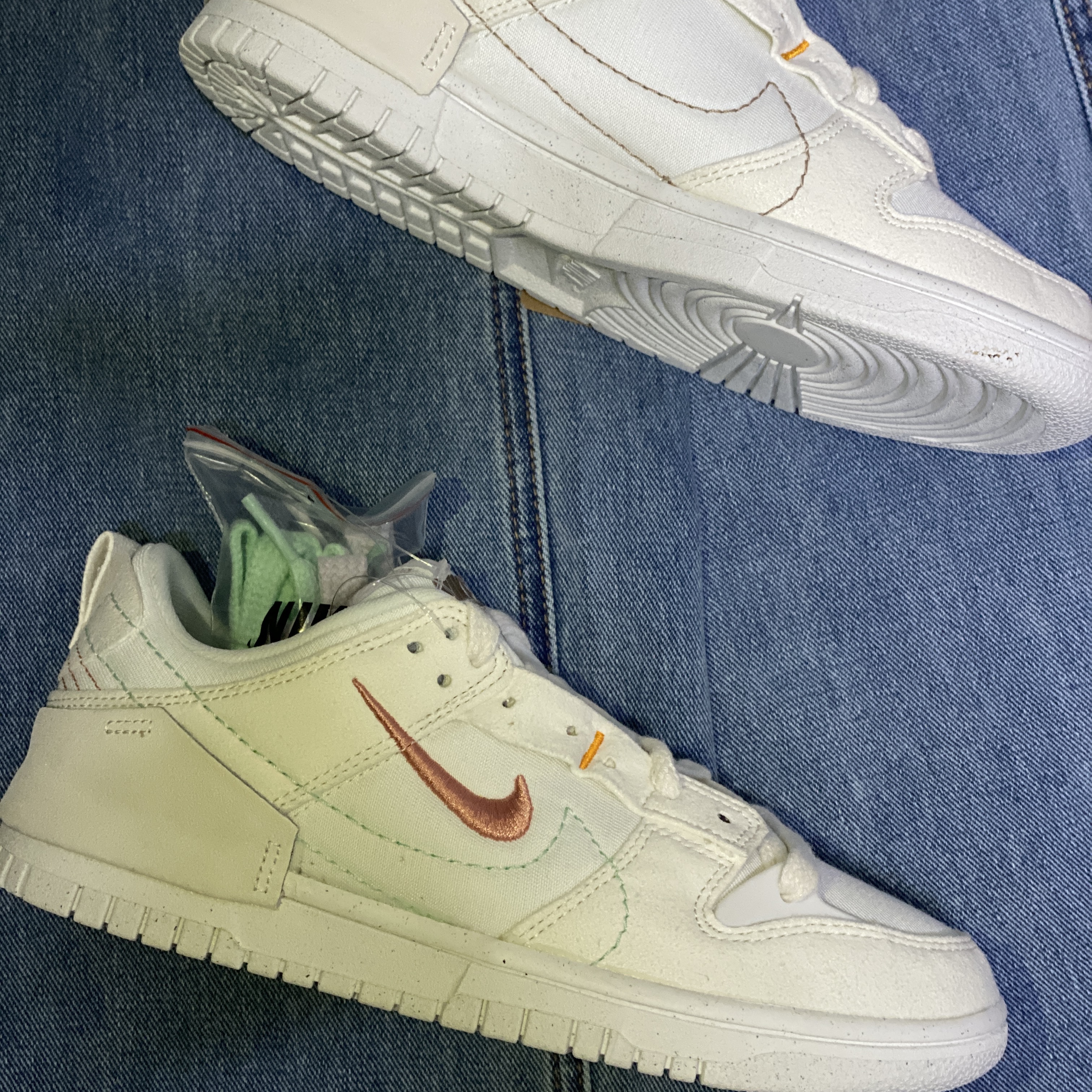 (W) Nike Dunk Low Disrupt 2 Pale Ivory Sail 착용 스타일 - 2