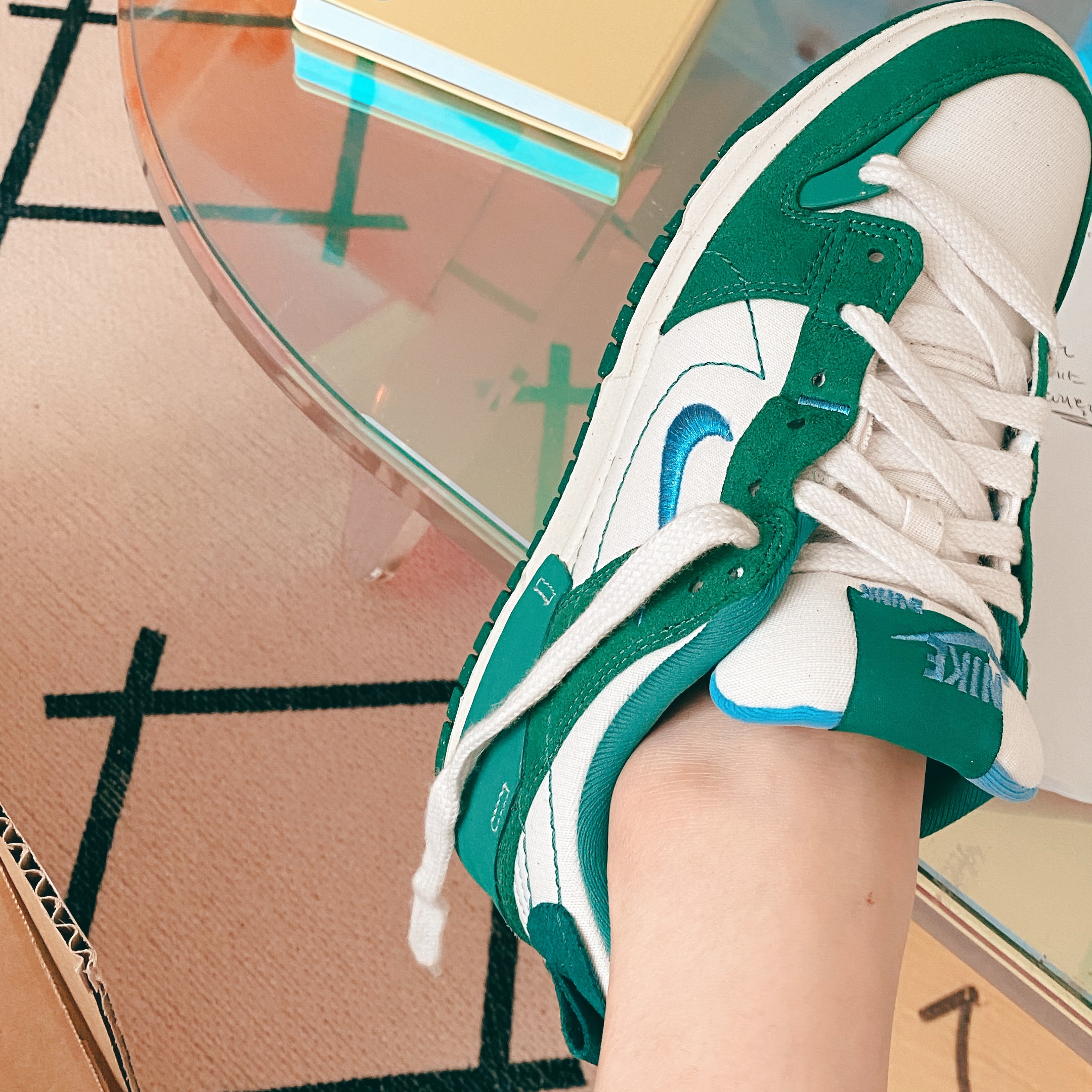 (W) Nike Dunk Low Disrupt 2 Phantom University Blue 착용 스타일 - 4