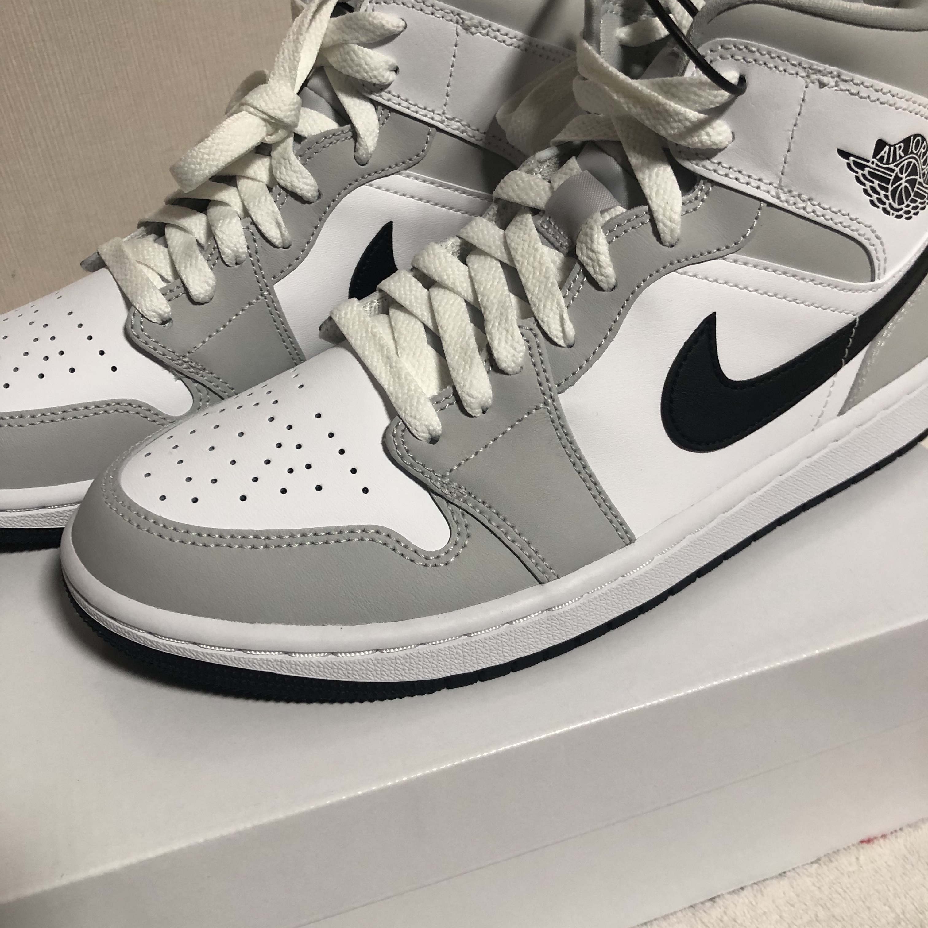 (W) Jordan 1 Mid Grey Fog 착용 스타일 - 2
