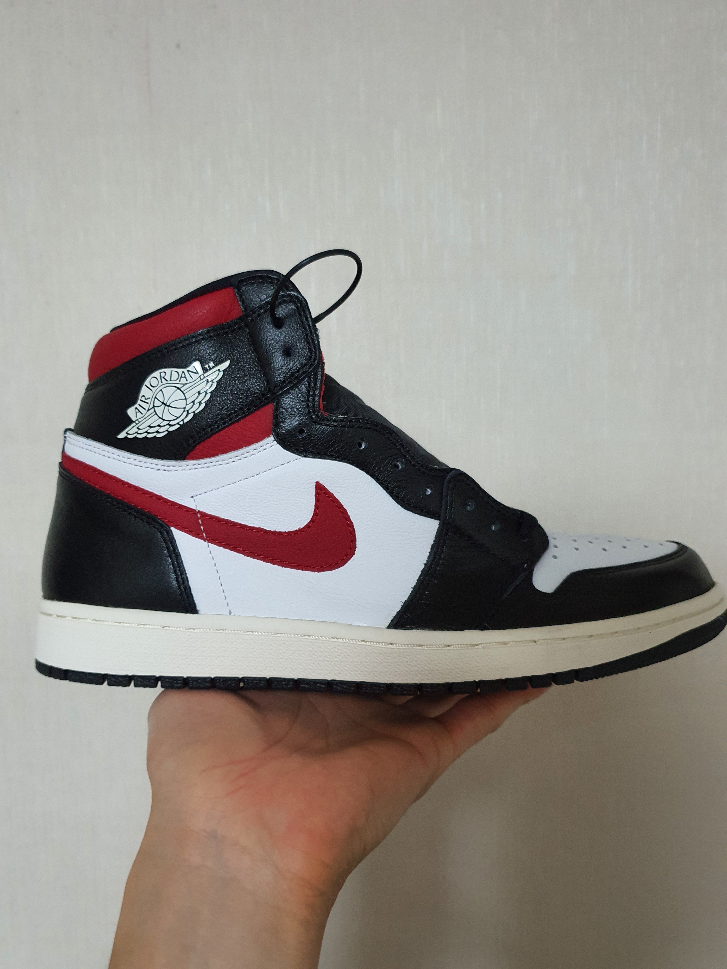 Jordan 1 Retro High OG Gym Red 착용 스타일 - 1