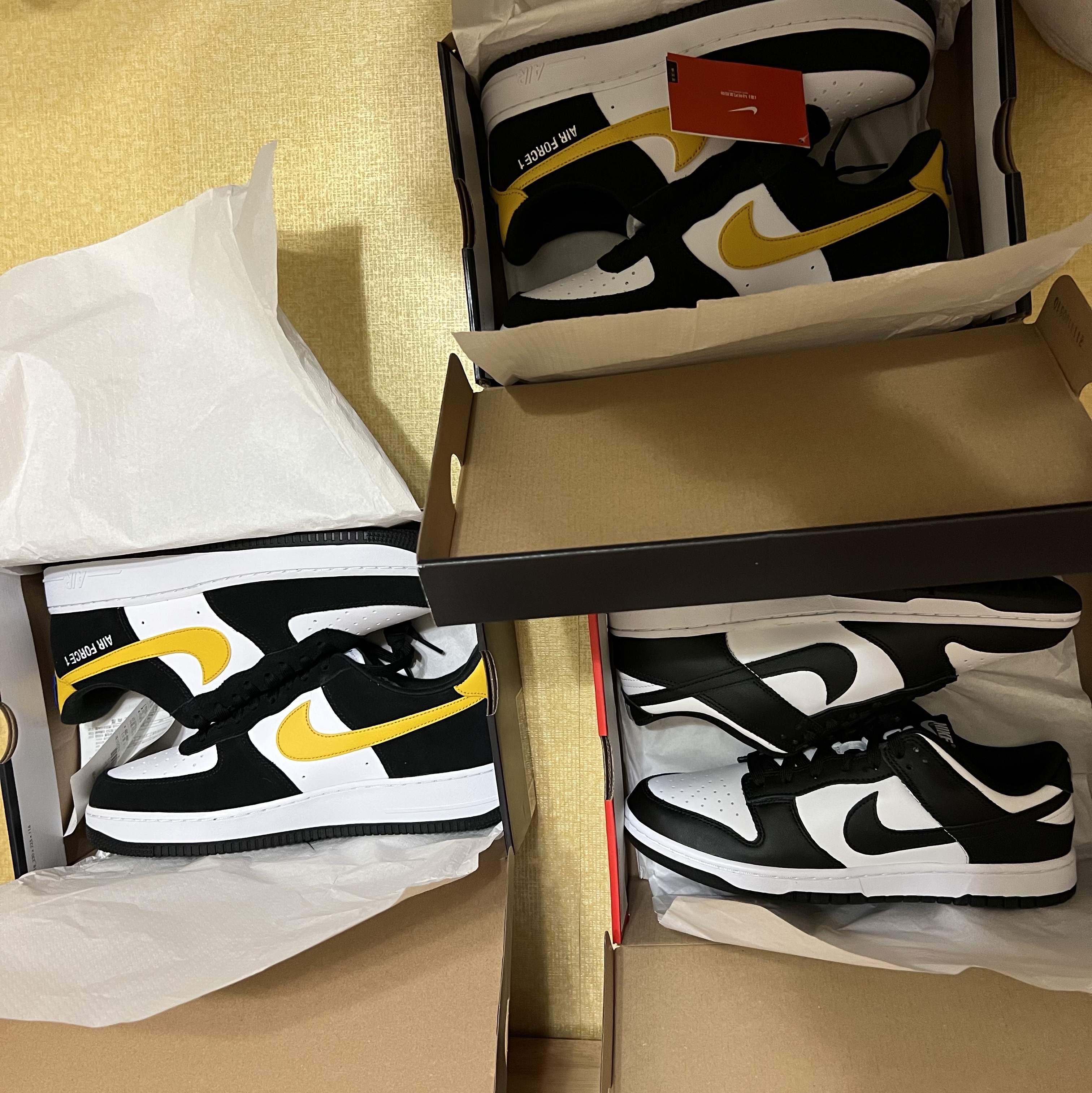 Nike Air Force 1 '07 LV8 Athletic Club Black Dark Sulfur, Nike Dunk Low Retro Black 착용 스타일 - 2