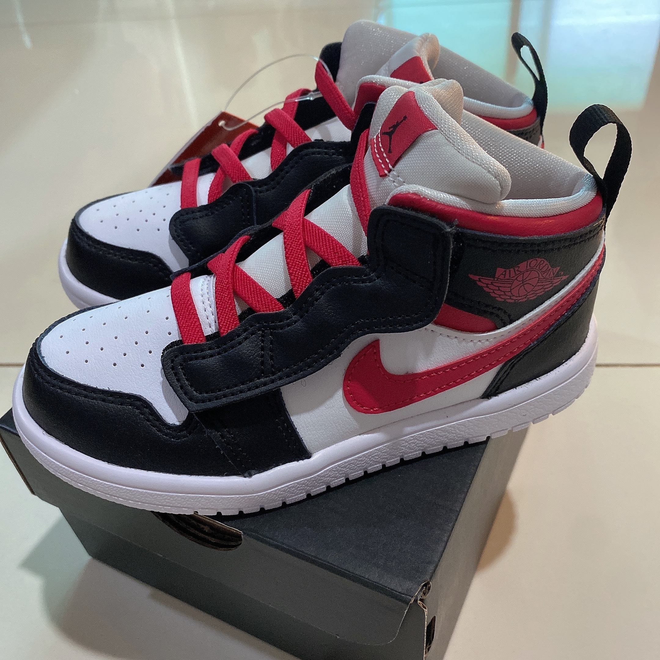 (TD) Jordan 1 Mid Alt Black Very Berry 착용 스타일 - 2