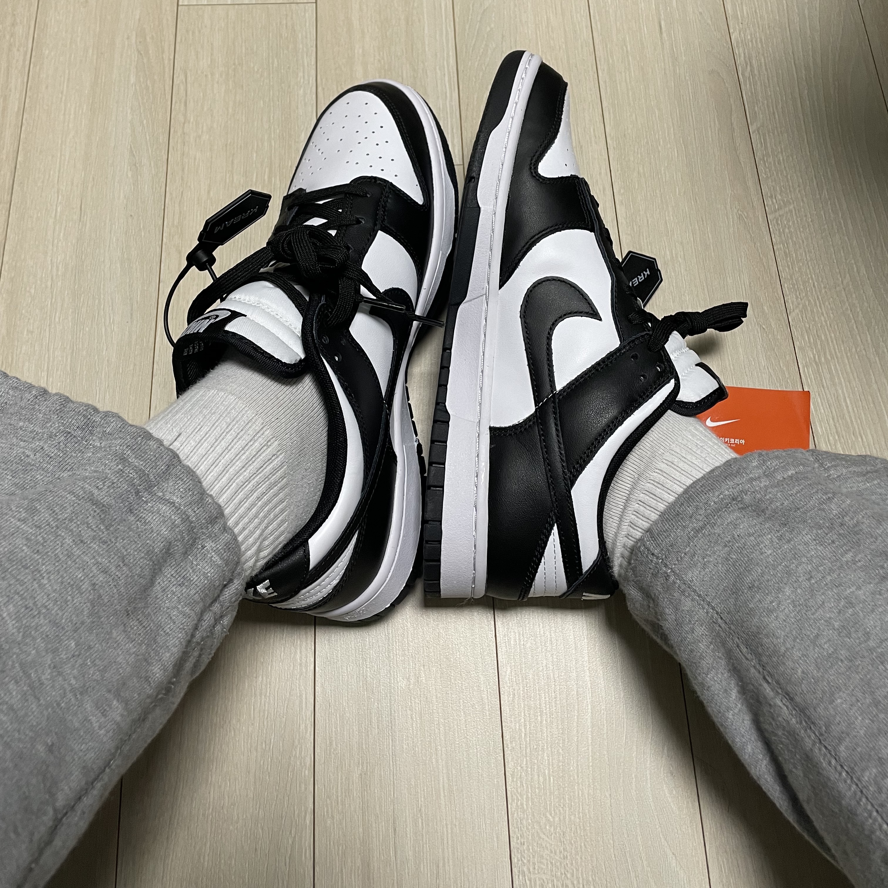 Nike Dunk Low Retro Black 착용 스타일