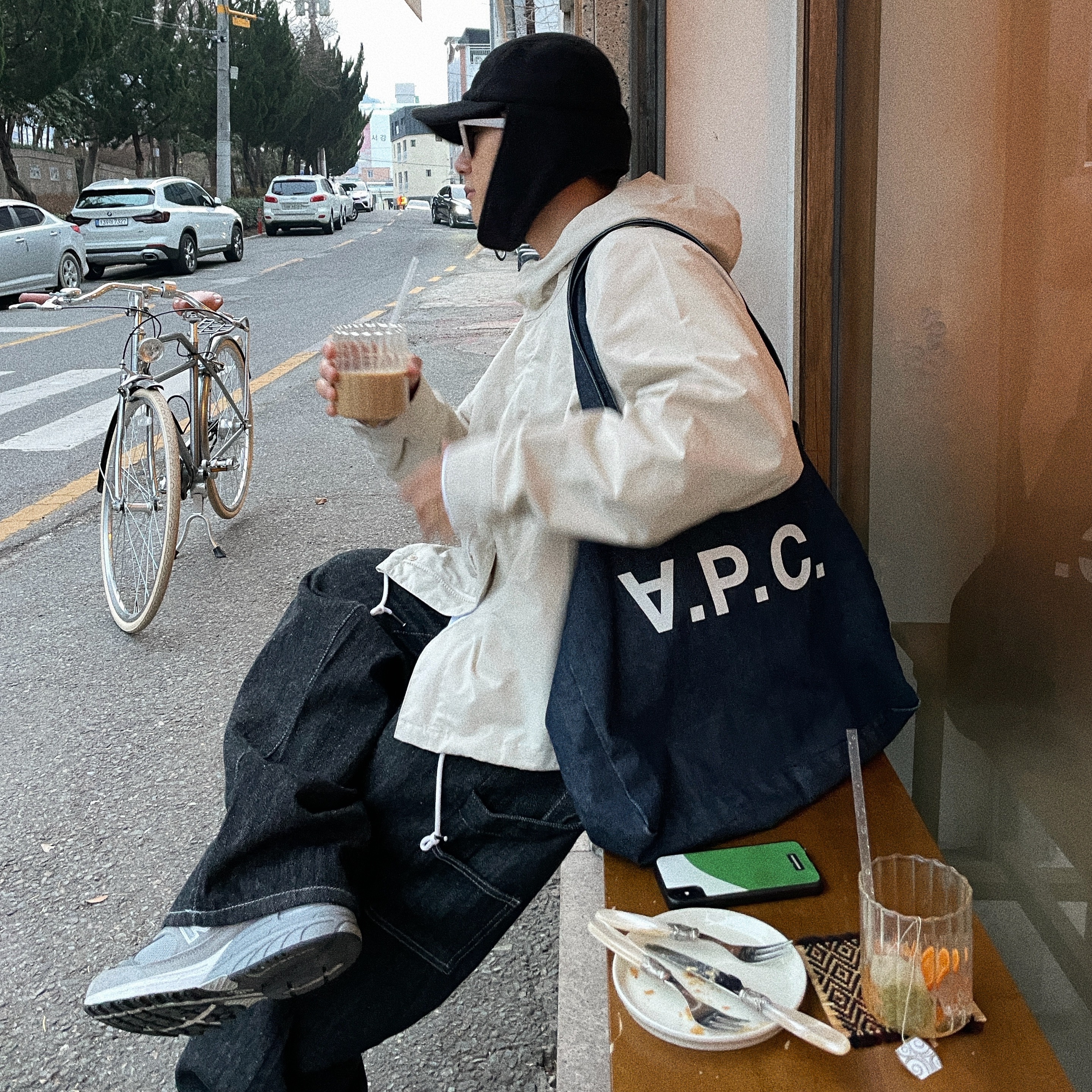 Supreme Polartec Earflap Camp Cap Black - 21FW, New Balance 993 Made in USA Grey - D Standard 착용 스타일 - 2