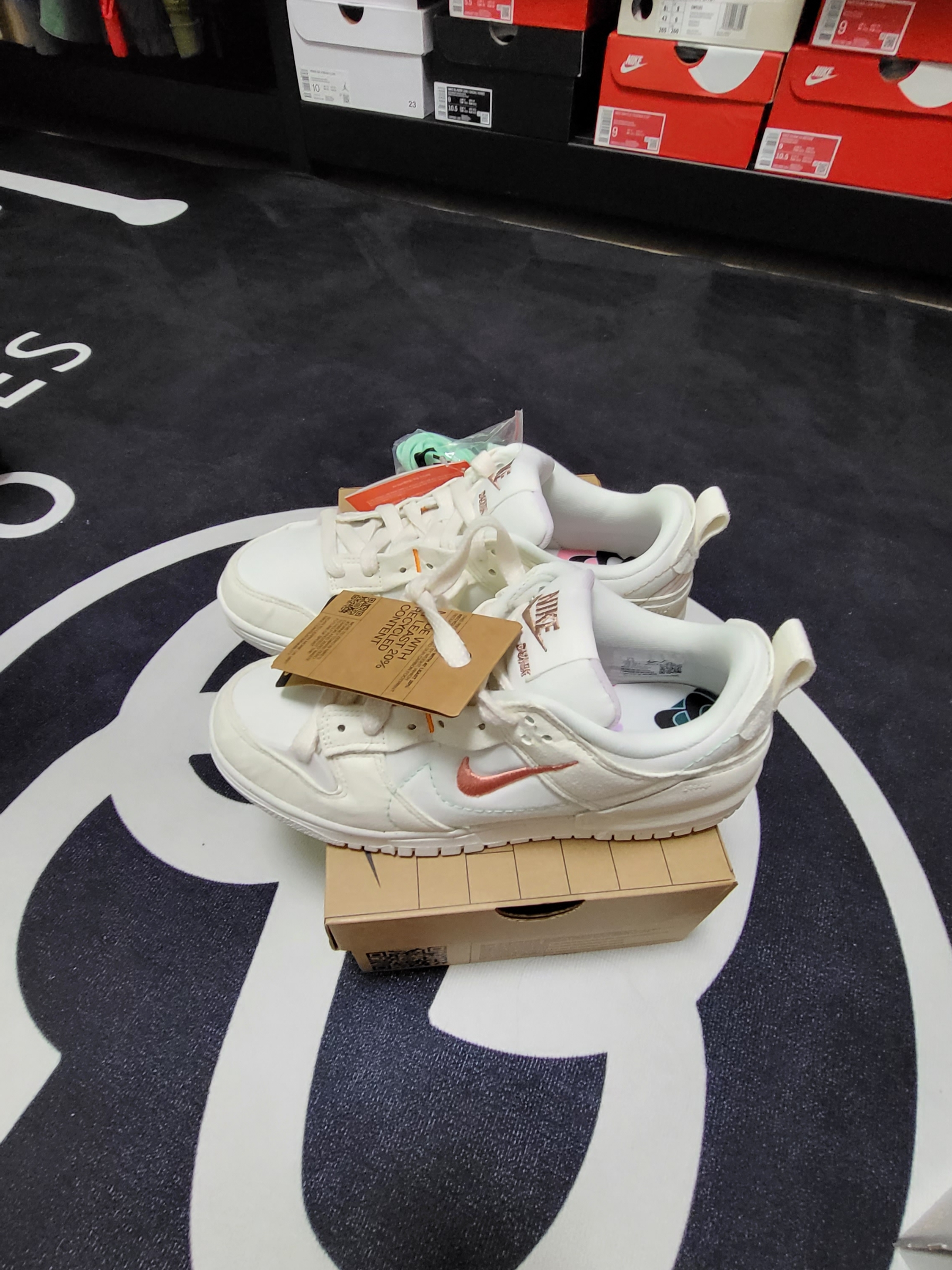 (W) Nike Dunk Low Disrupt 2 Pale Ivory Sail 착용 스타일 - 2