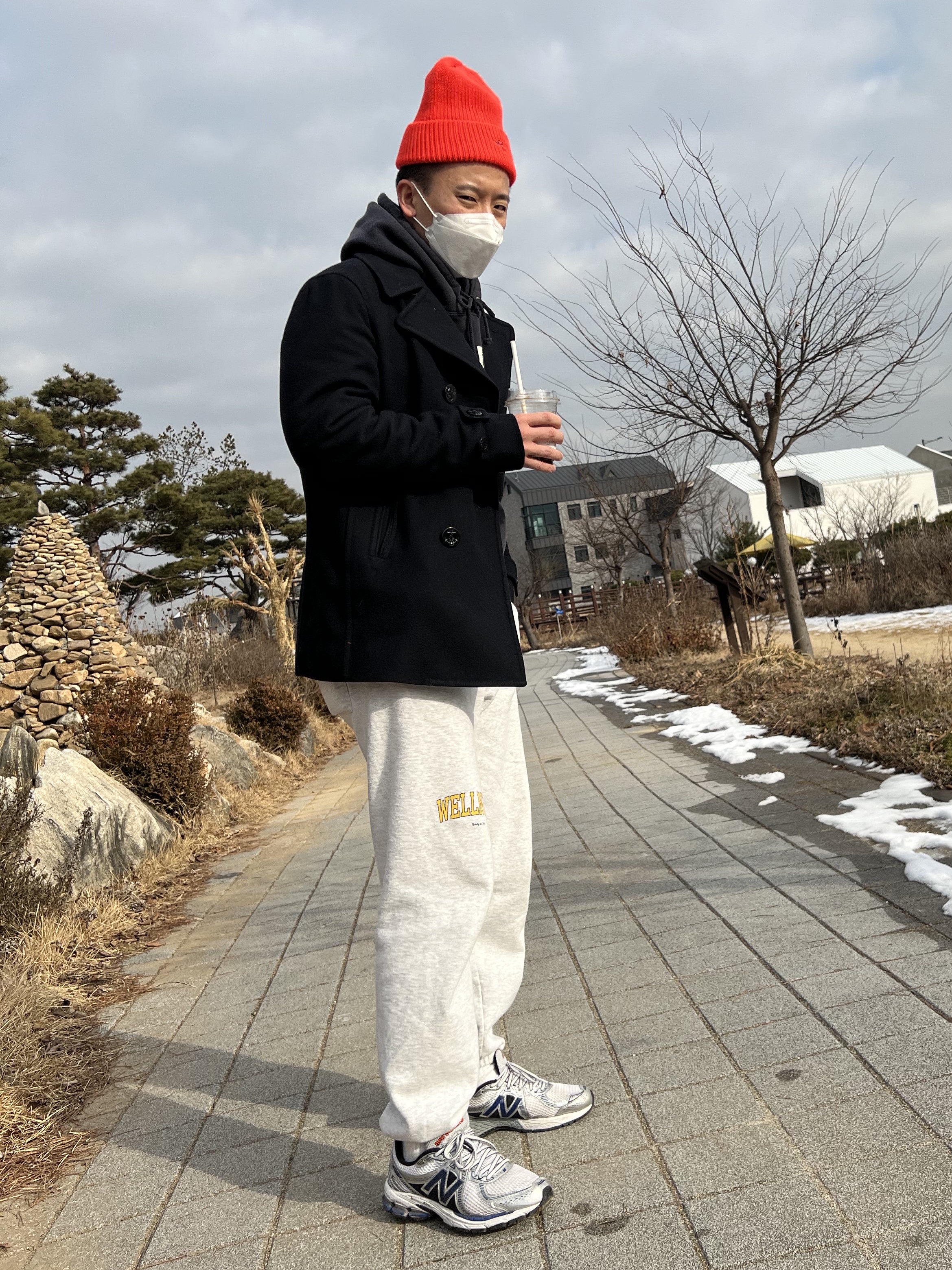 New Balance 860v2 Metallic Silver 착용 스타일 - 2