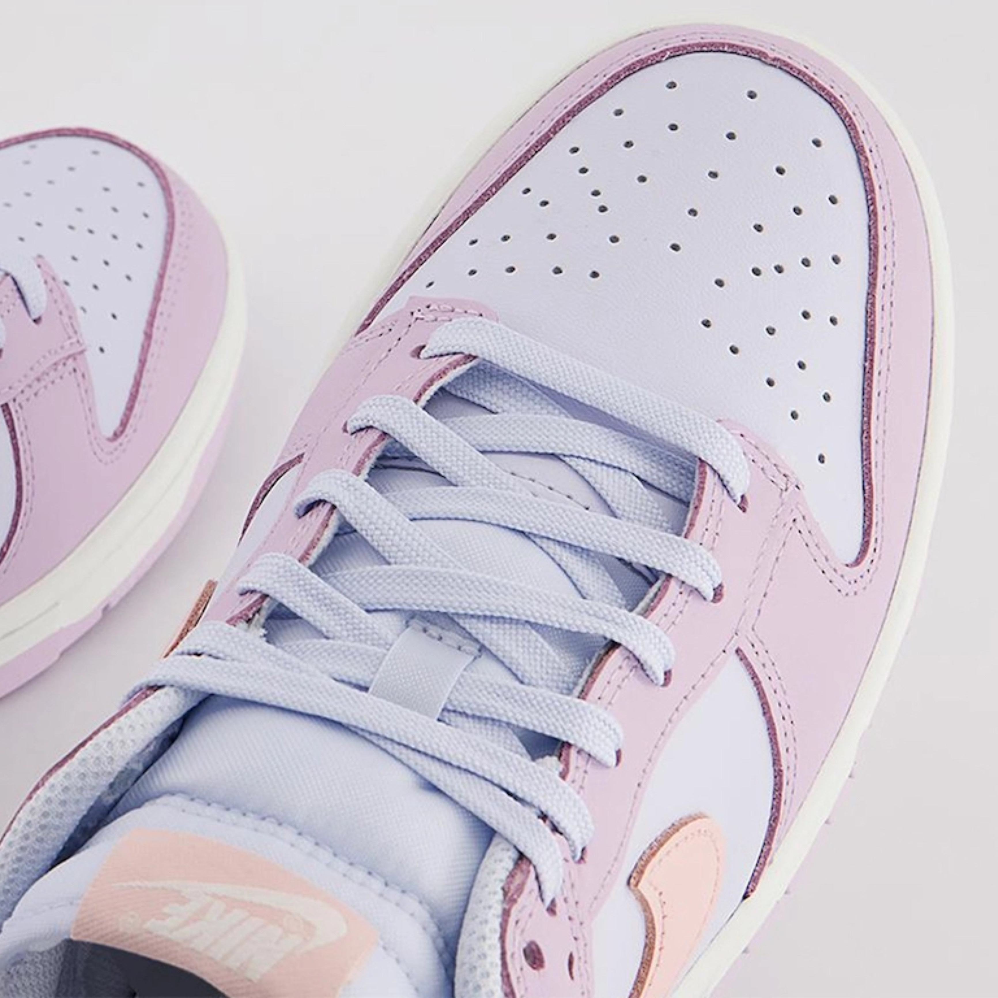(W) Nike Dunk Low Atmosphere Pink 착용 스타일 - 4