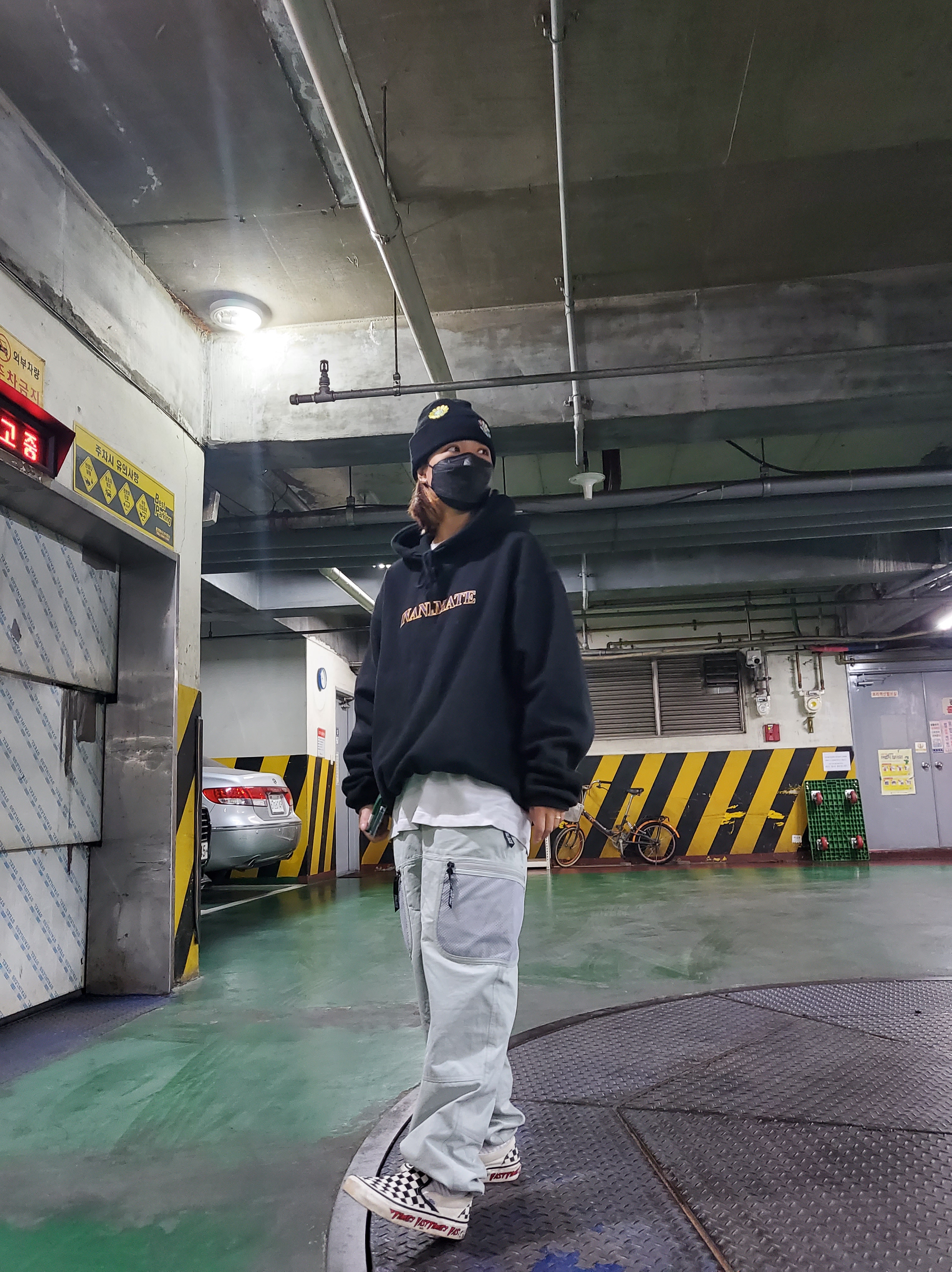 Palace Mesh Pocket Shell Pants Stone - 21SS, New Era x Murakami Takashi Ohana All Over Beanie Black 착용 스타일