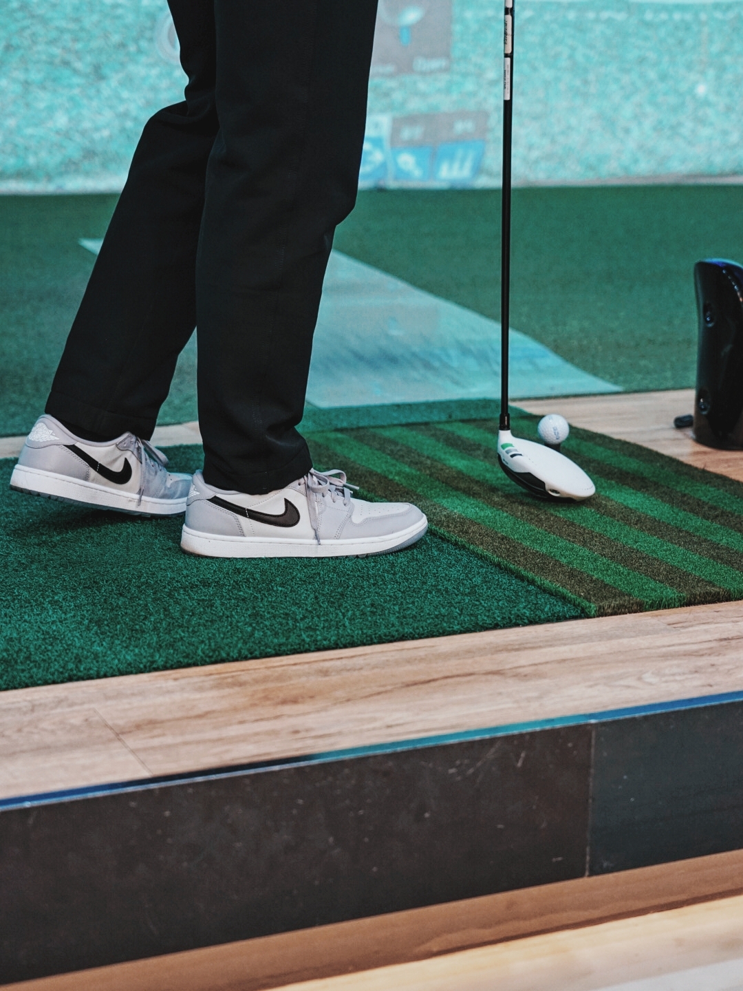 Jordan 1 Low Golf Wolf Grey 착용 스타일 - 1