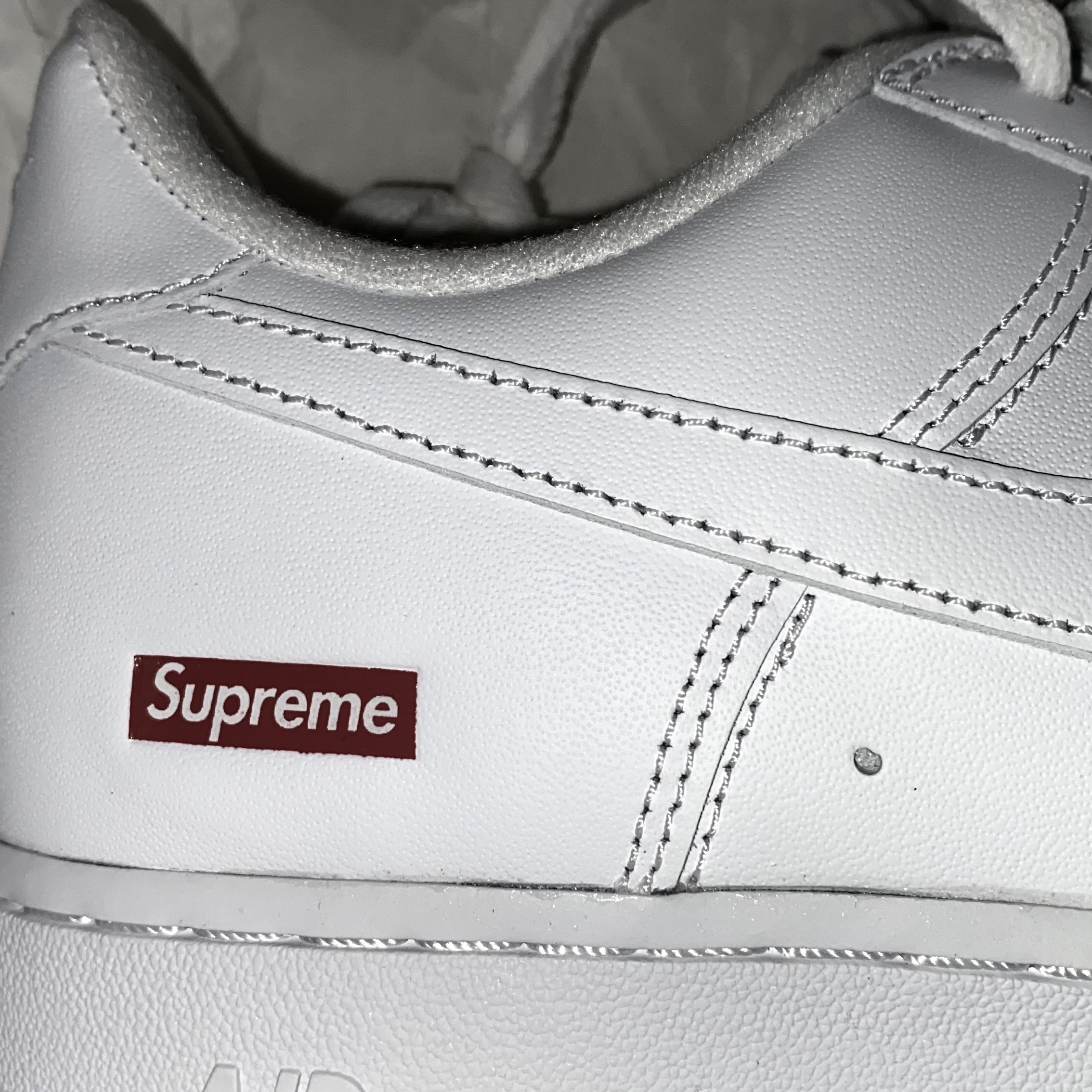 Nike x Supreme Air Force 1 Low White 착용 스타일
