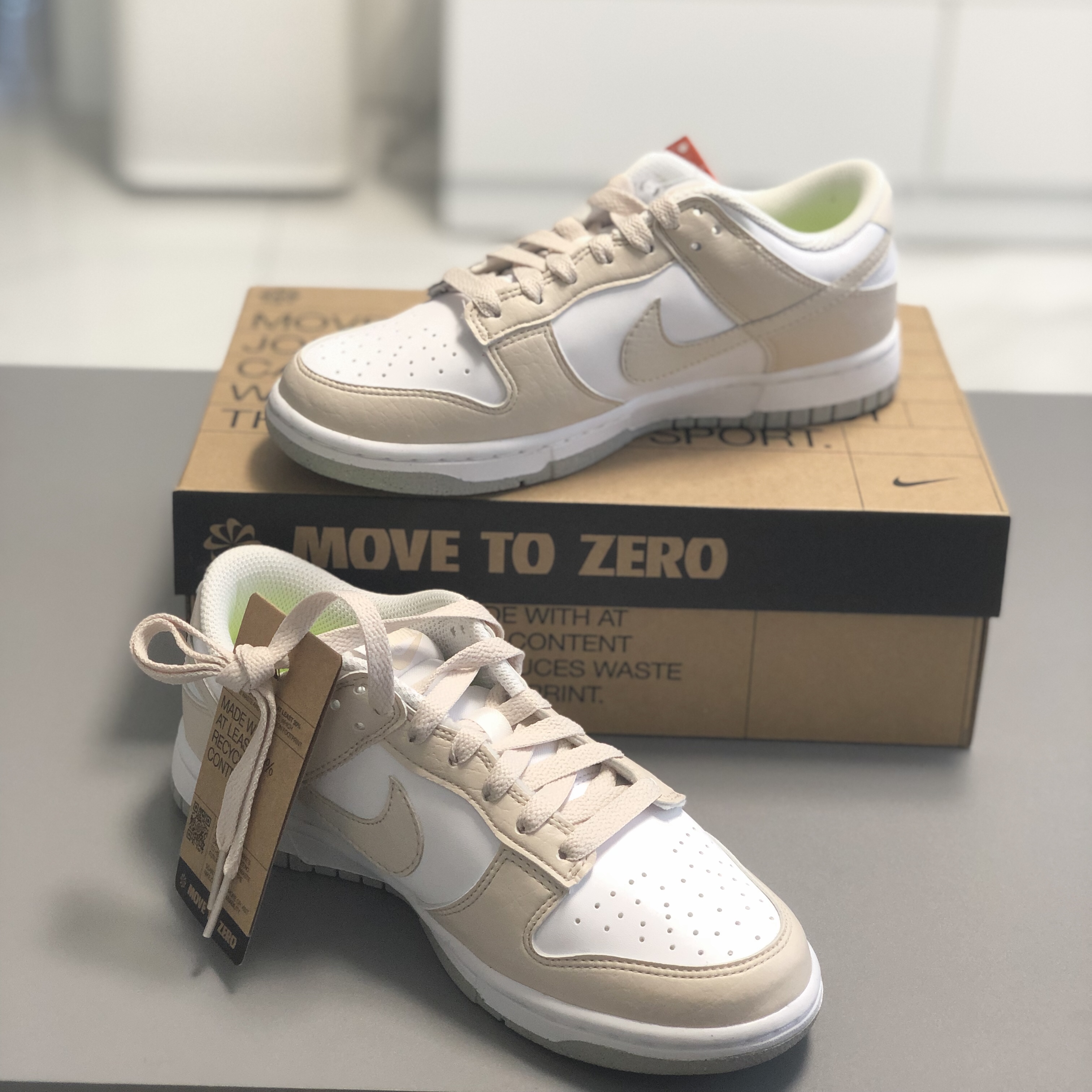 (W) Nike Dunk Low Next Nature Light Orewood Brown 착용 스타일 - 2
