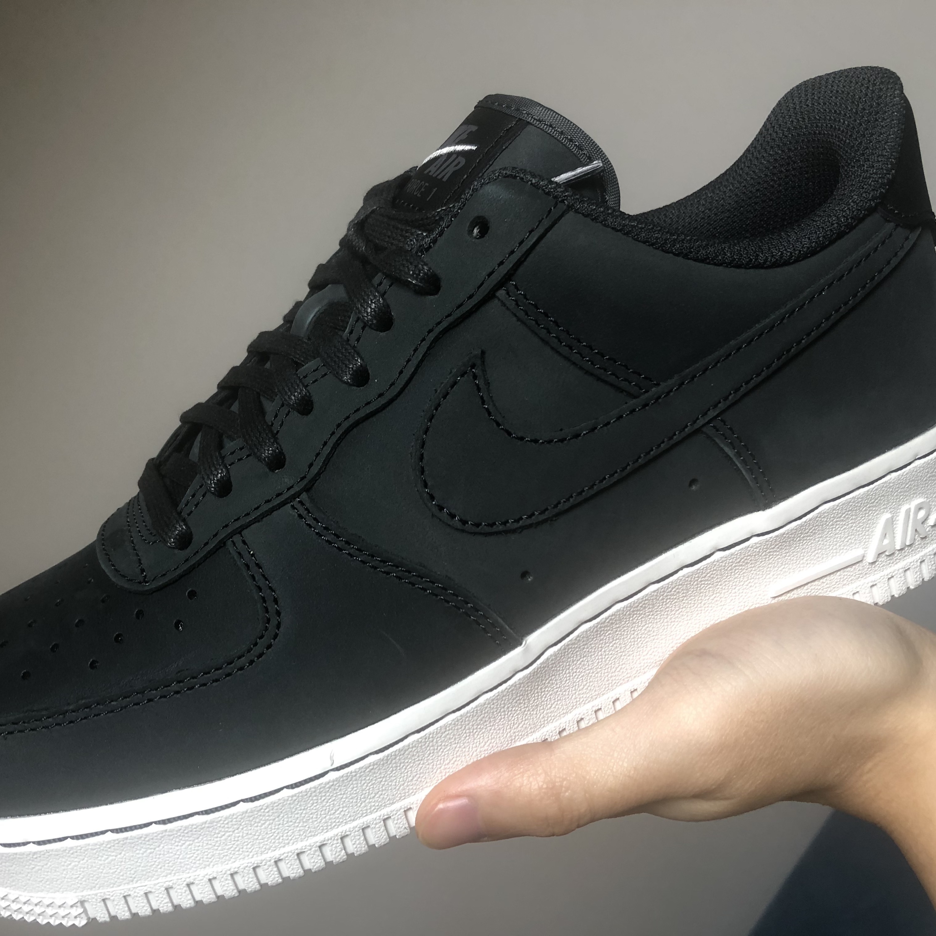 Nike Air Force 1 '07 LX Off Noir 착용 스타일