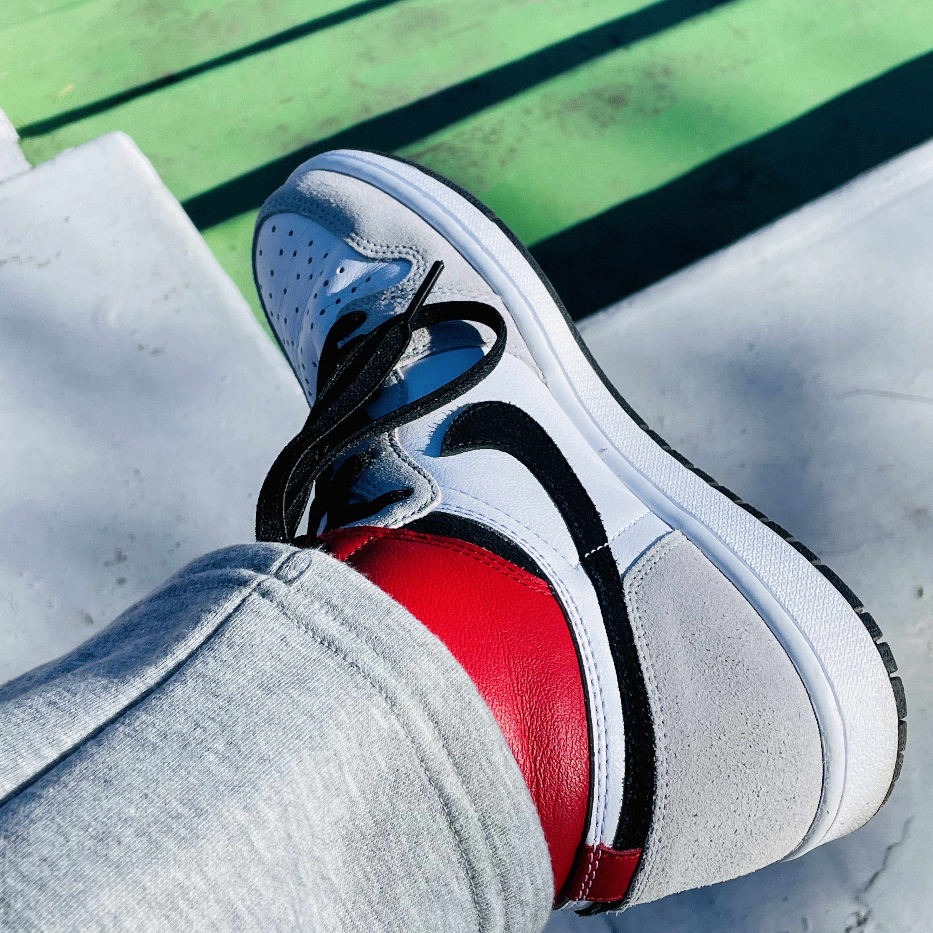 Jordan 1 Retro High OG Light Smoke Grey 착용 스타일