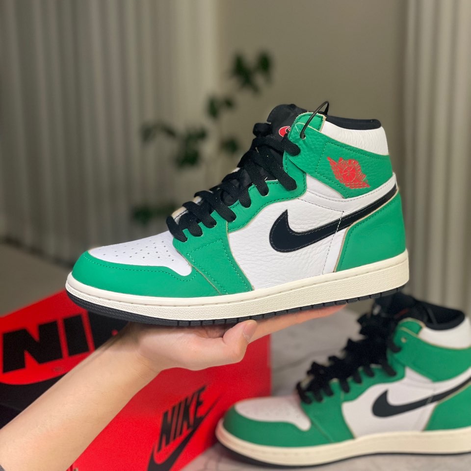 (W) Jordan 1 Retro High OG Lucky Green 착용 스타일 - 4