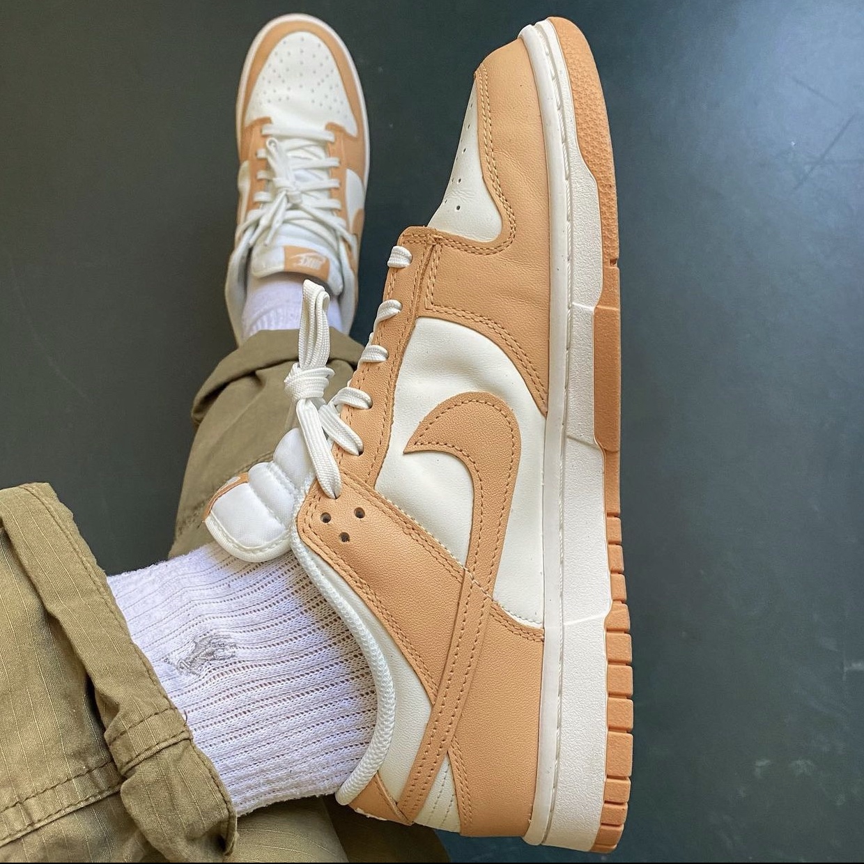 (W) Nike Dunk Low Harvest Moon 착용 스타일 - 2