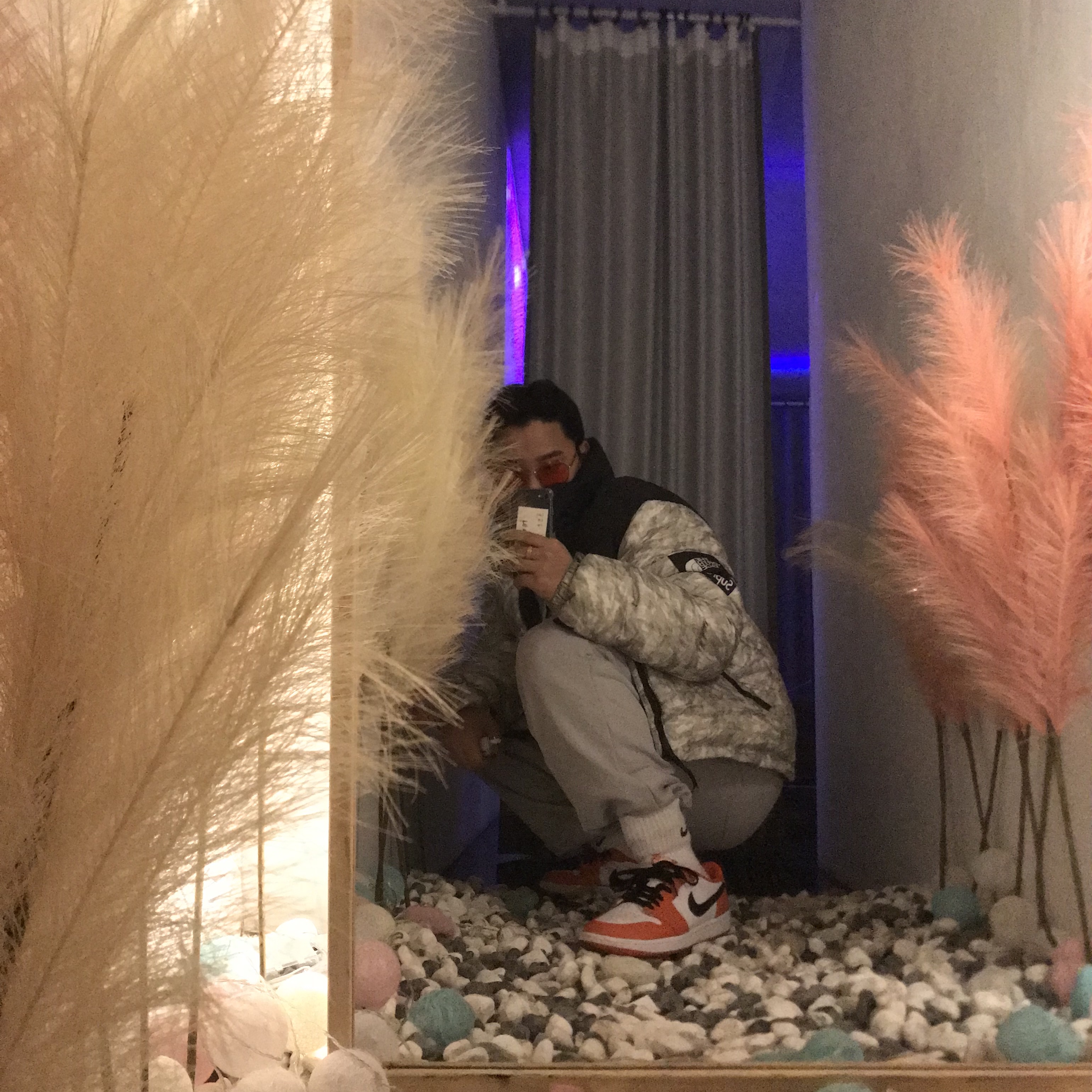 Supreme x The North Face Paper Print Nuptse Jacket - 19FW, Jordan 1 Low OG Starfish 착용 스타일