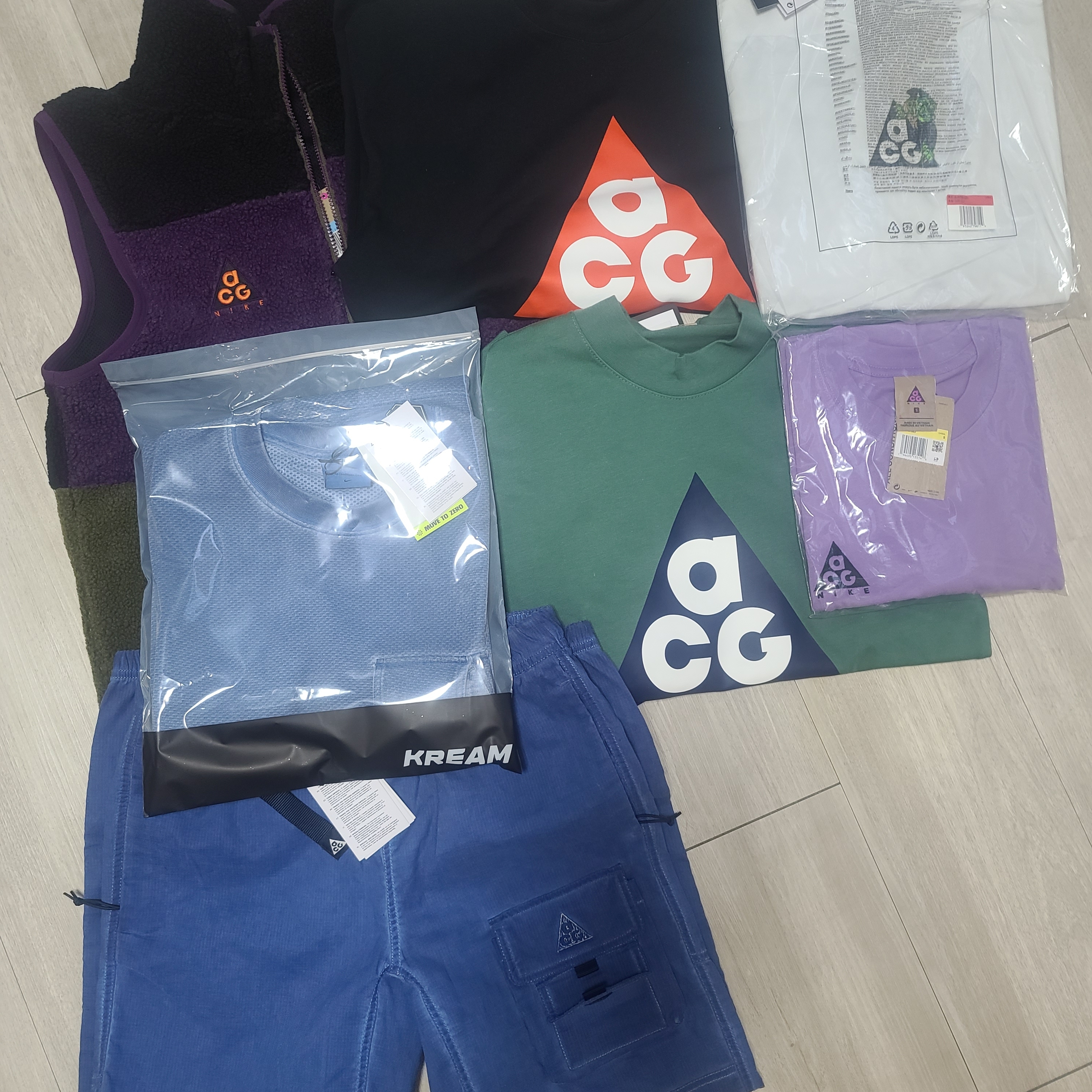 Nike ACG Watchman Peak Pants Blue Void - Asia, Nike ACG Vest Black Sequoia Night Purple - US/EU 착용 스타일