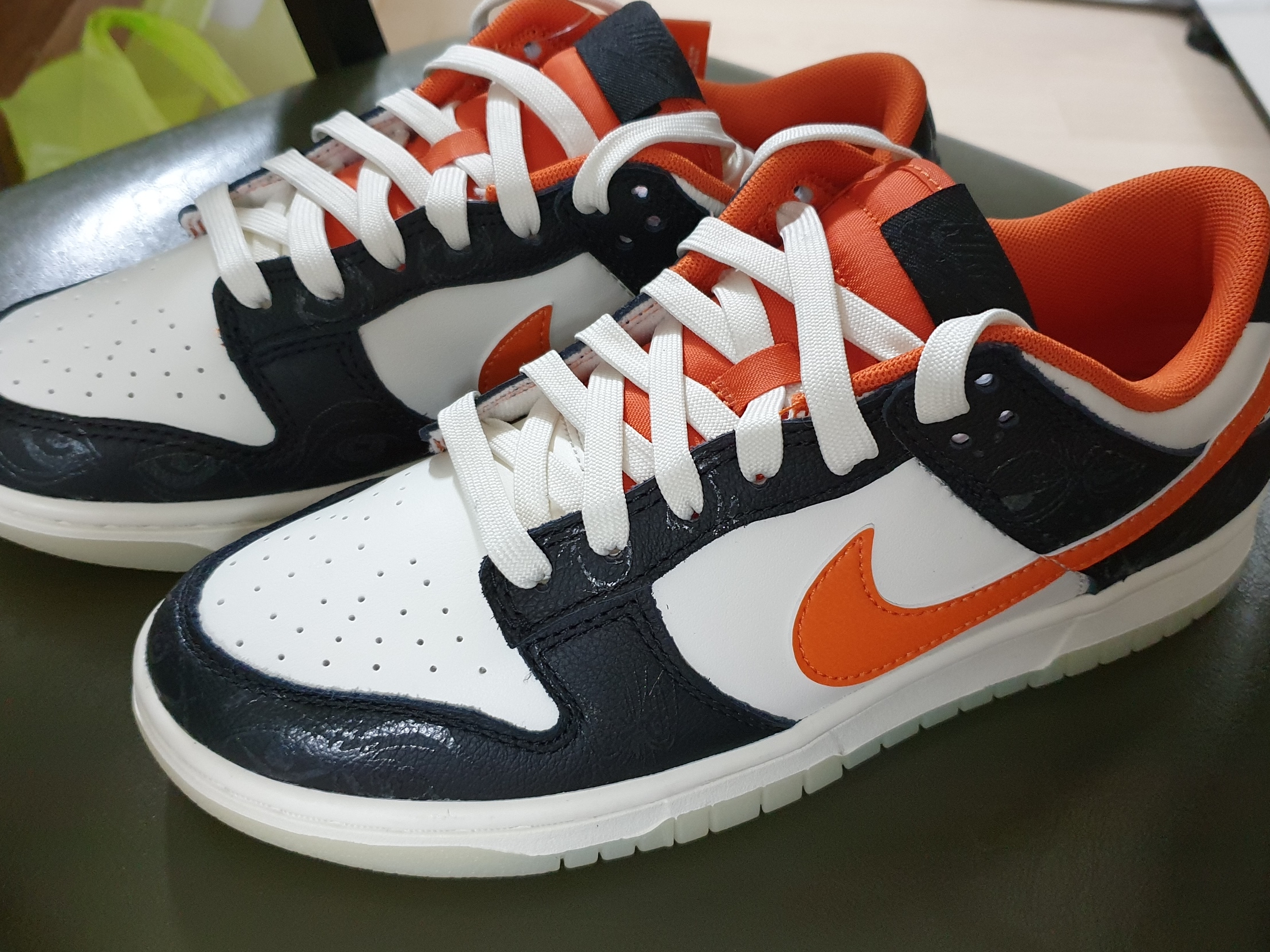 Nike Dunk Low Retro PRM Halloween 착용 스타일