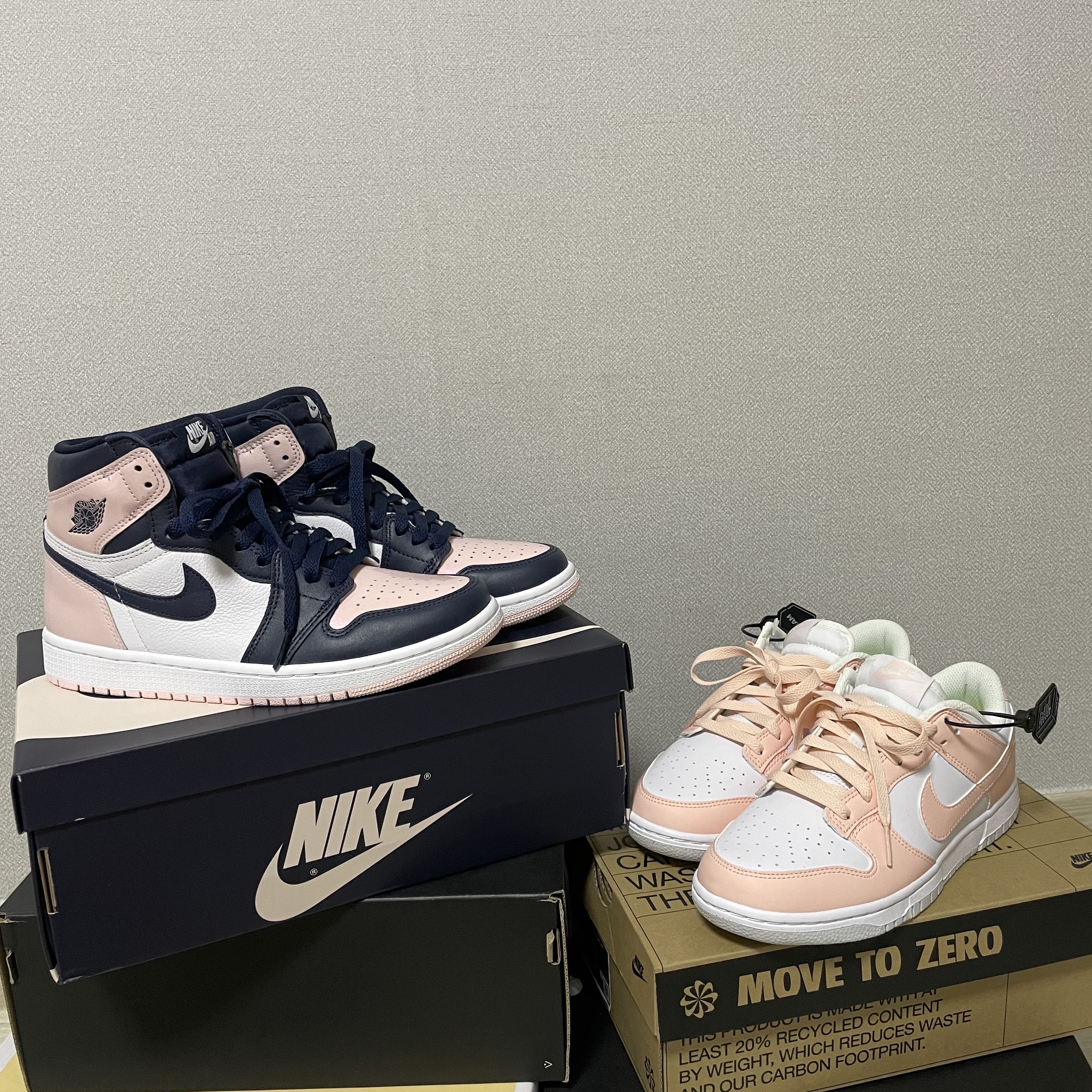 (W) Jordan 1 Retro High OG Atmosphere, (W) Nike Dunk Low Next Nature Pale Coral 착용 스타일