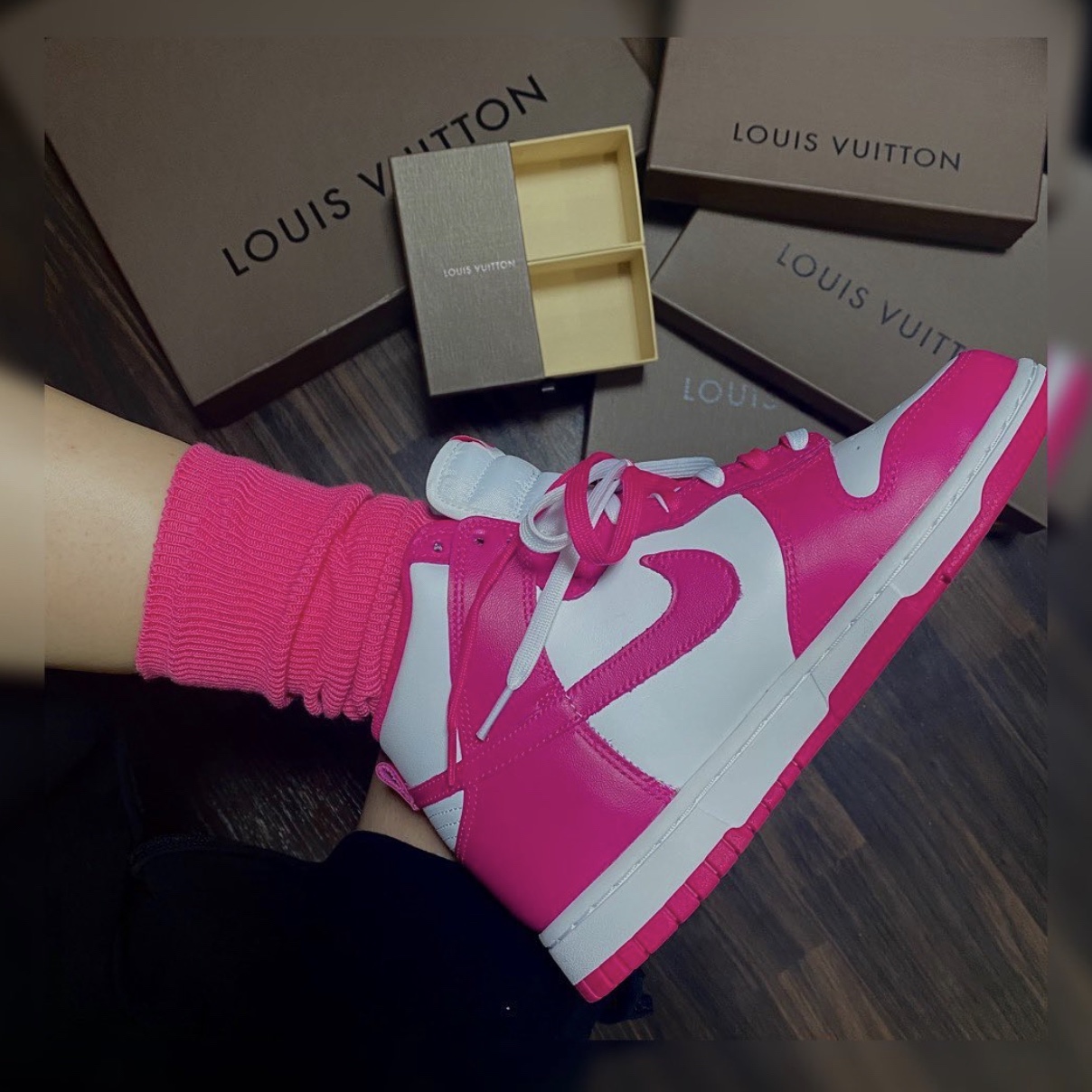 (W) Nike Dunk High Pink Prime 착용 스타일 - 4
