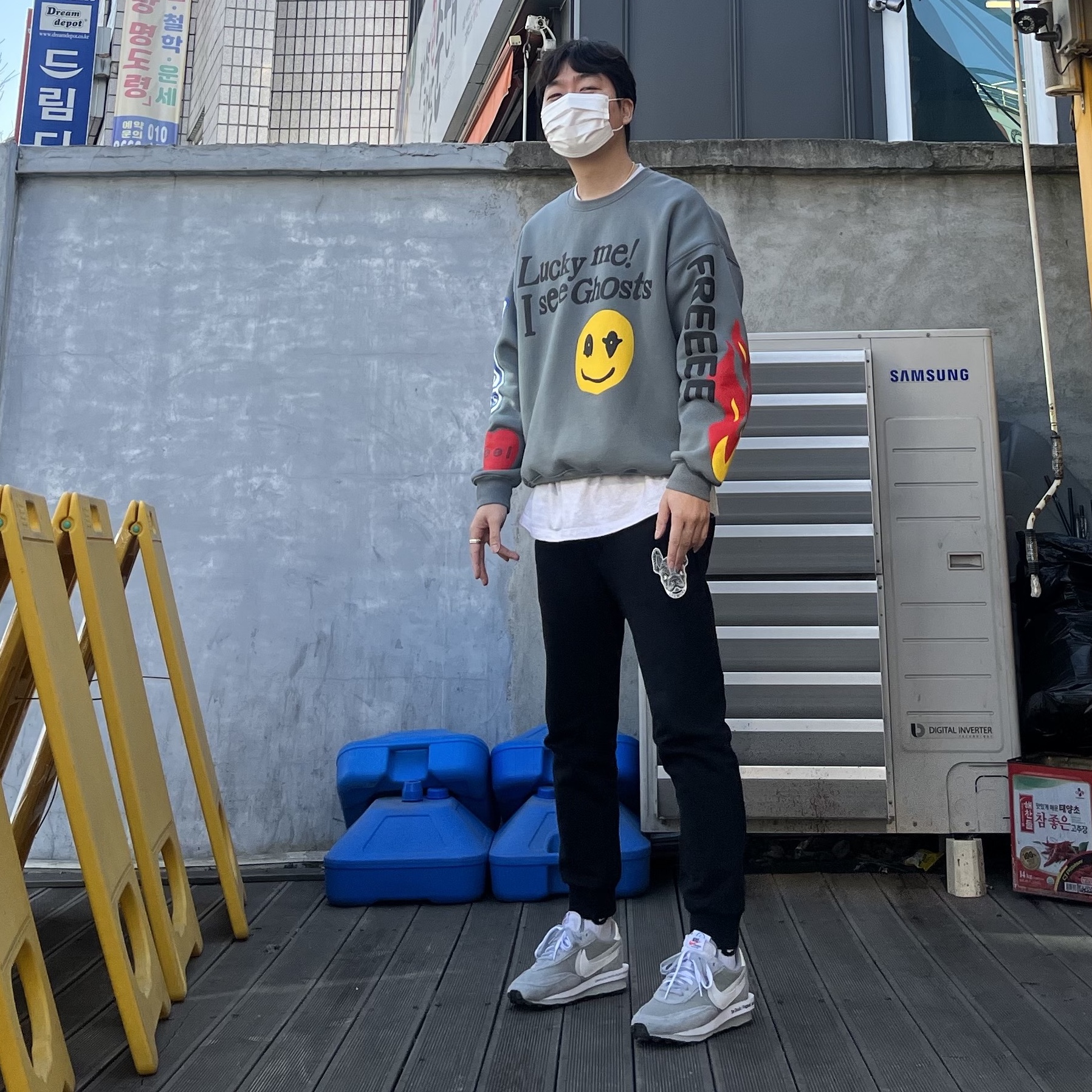 Nike x Sacai x Fragment LDWaffle Light Smoke Grey 착용 스타일