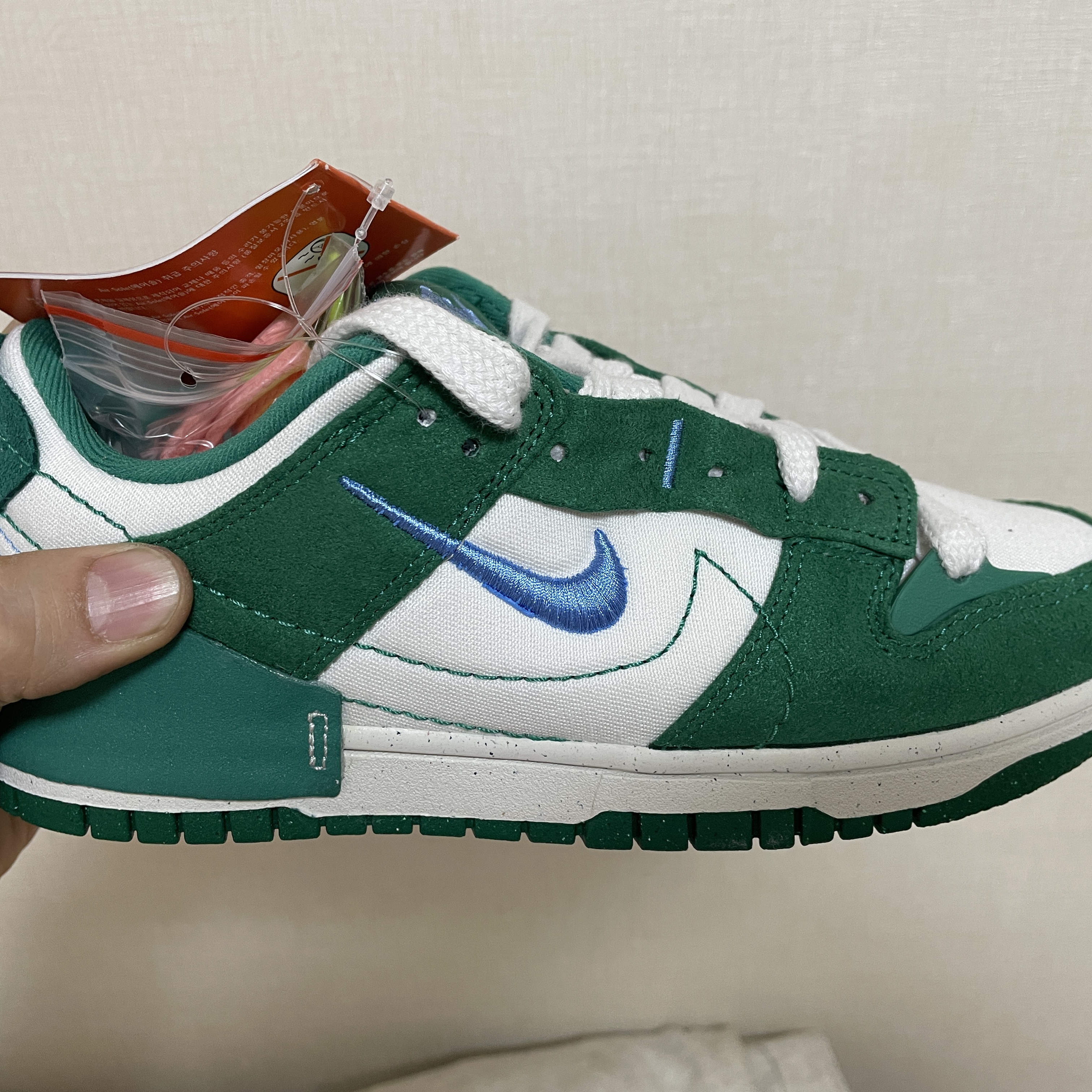 (W) Nike Dunk Low Disrupt 2 Phantom University Blue 착용 스타일 - 2