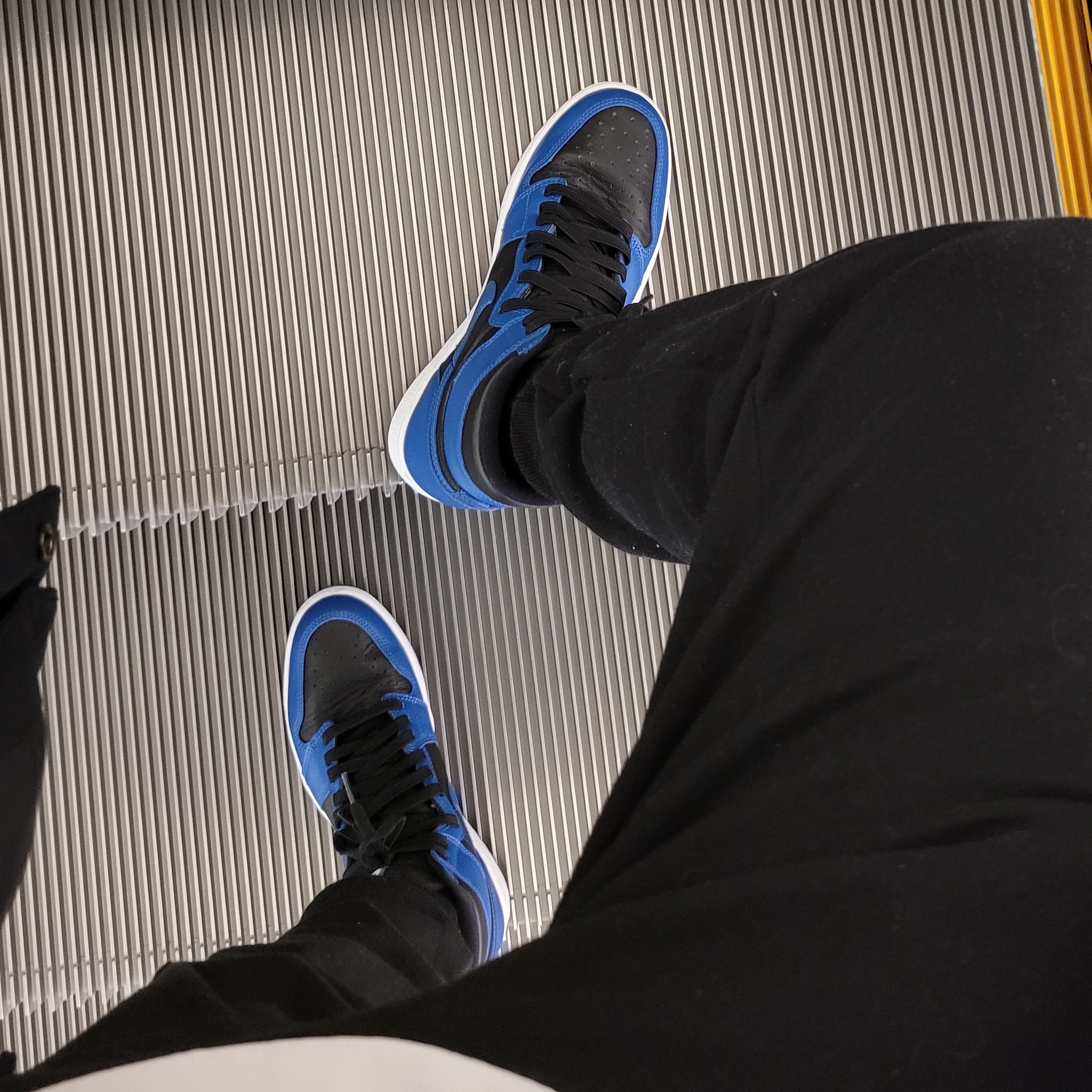 Jordan 1 Retro High OG Dark Marina Blue 착용 스타일