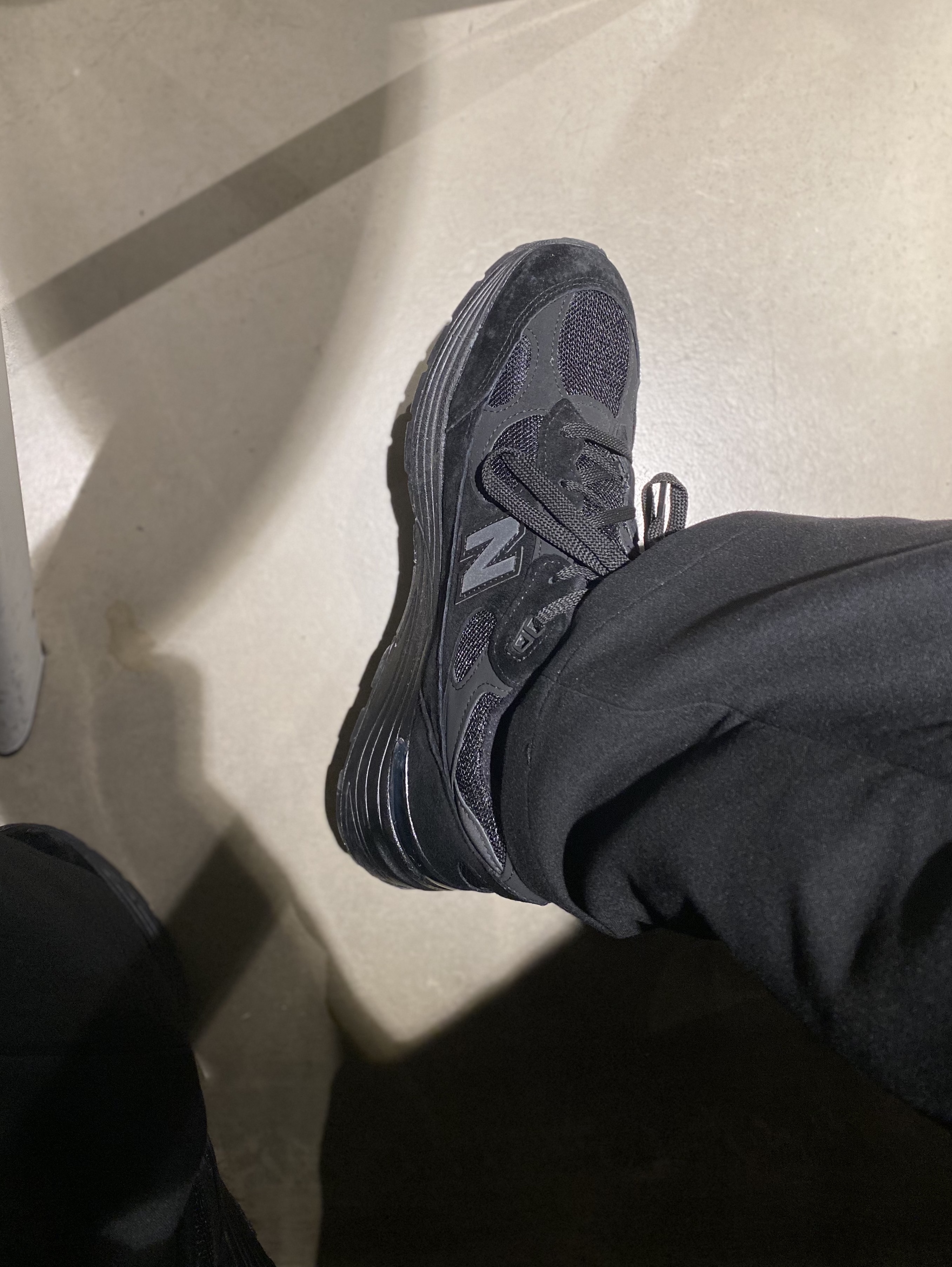 New Balance 992 Made in USA Triple Black 착용 스타일