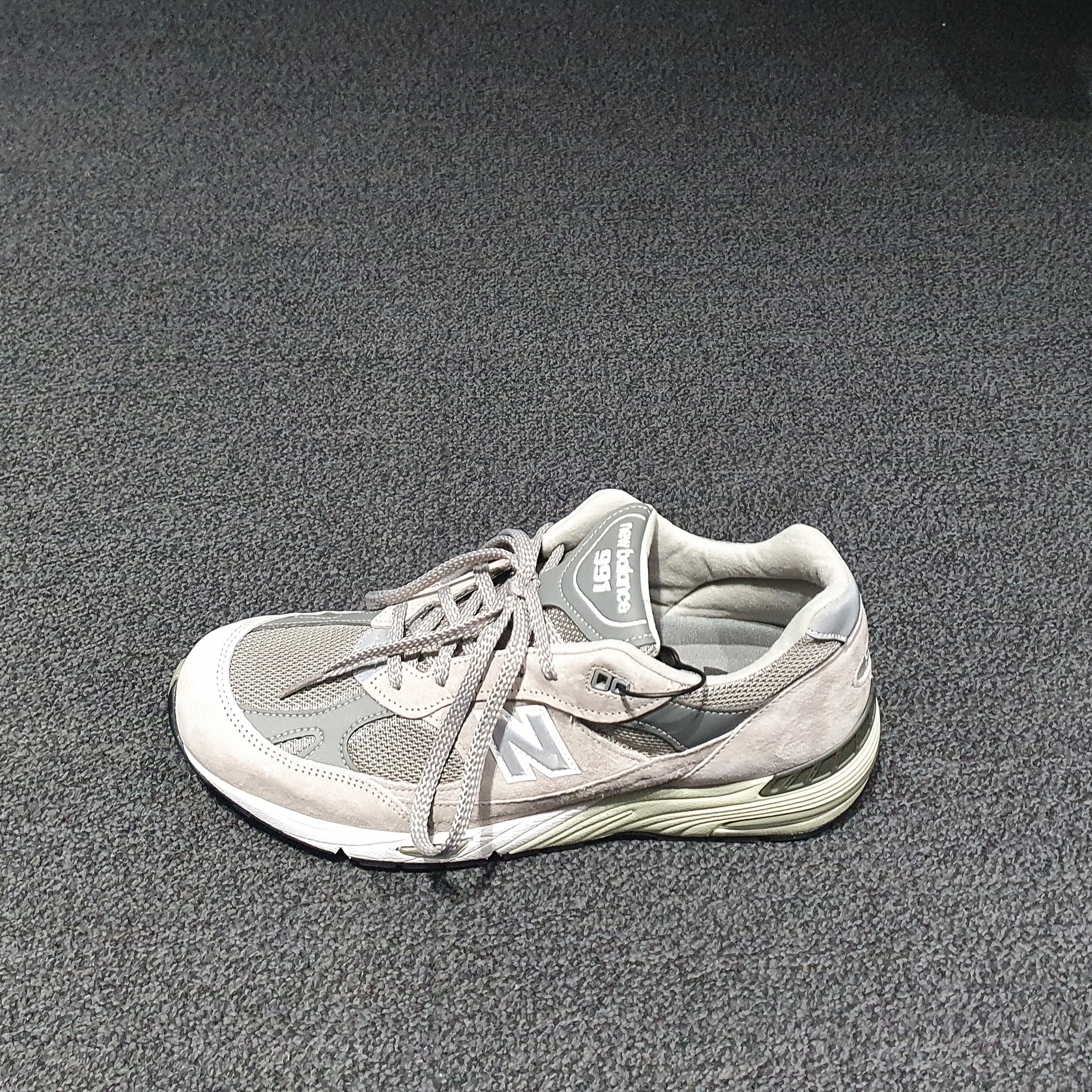 New Balance 991 Made in UK Grey 착용 스타일
