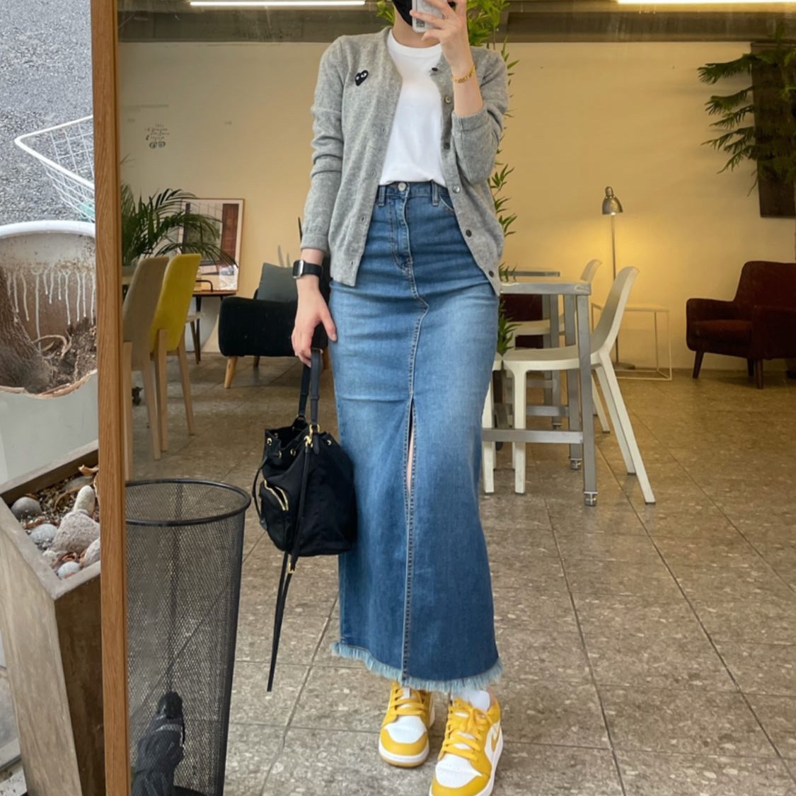 (GS) Jordan 1 Low Pollen, (W) Play Comme des Garcons Black Heart Knit Cardigan Grey 착용 스타일 - 2