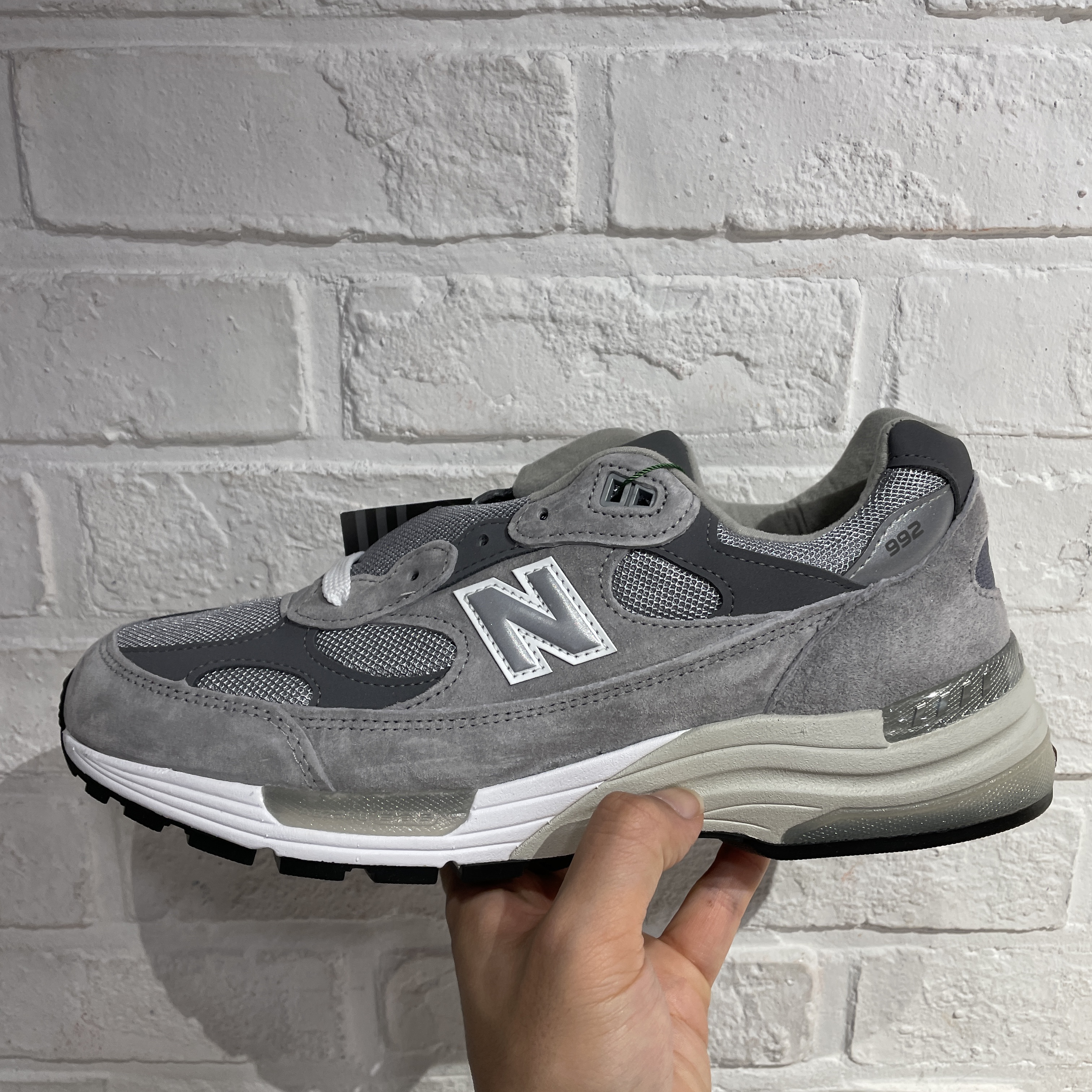 New Balance 992 Made in USA Grey - D Standard 착용 스타일