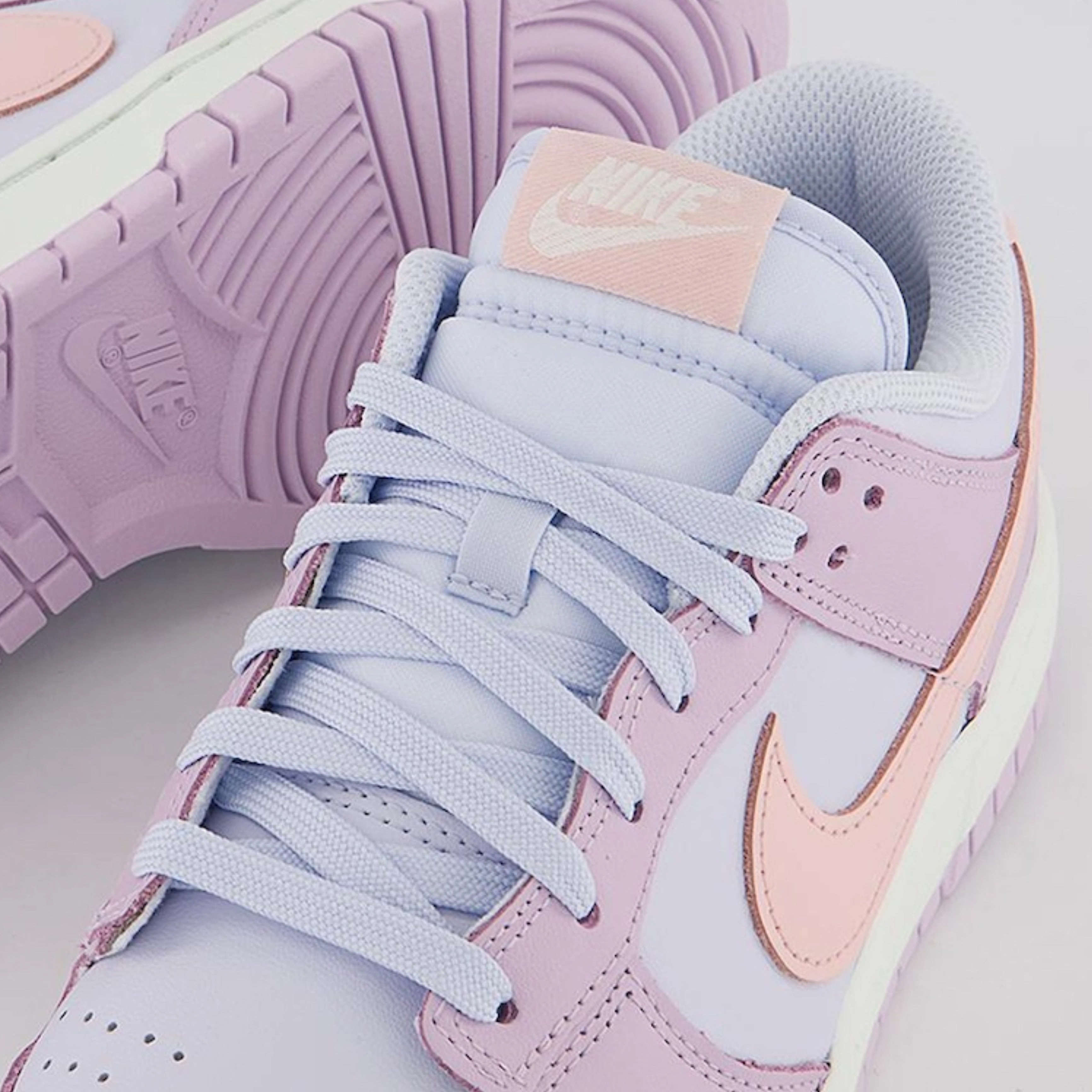 (W) Nike Dunk Low Atmosphere Pink 착용 스타일 - 3
