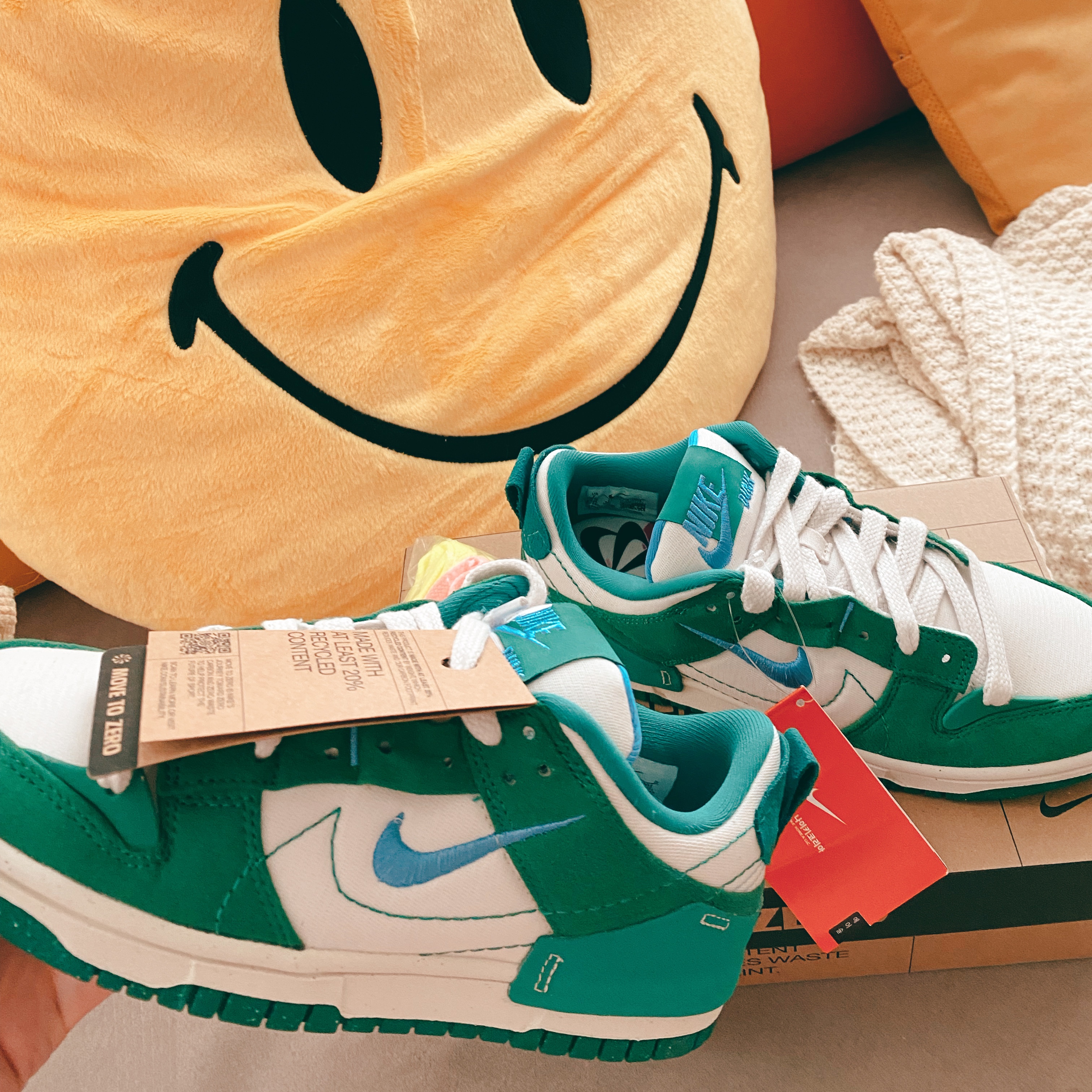 (W) Nike Dunk Low Disrupt 2 Phantom University Blue 착용 스타일 - 1